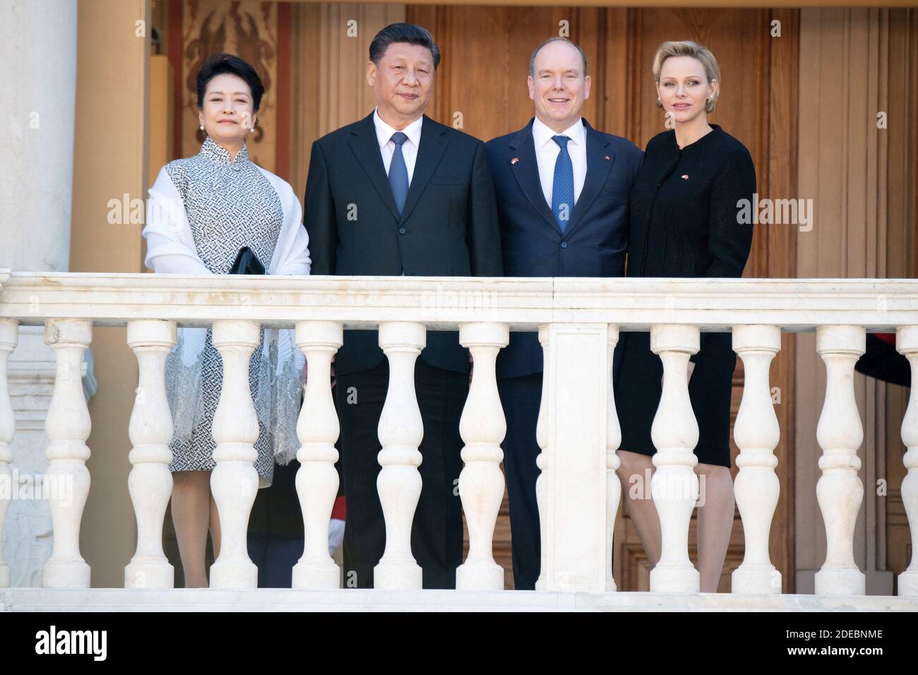 Le Prince Albert II de Monaco et sa femme la princesse Charlene posent avec le président chinois Xi Jinping et sa femme Peng Liyuan au Palais de Monaco, le 24 mars 2019. M. Xi Jinping est en visite d'État d'une journée à Monaco. Photo de David Niviere/ABACAPRESS.COM Banque D'Images