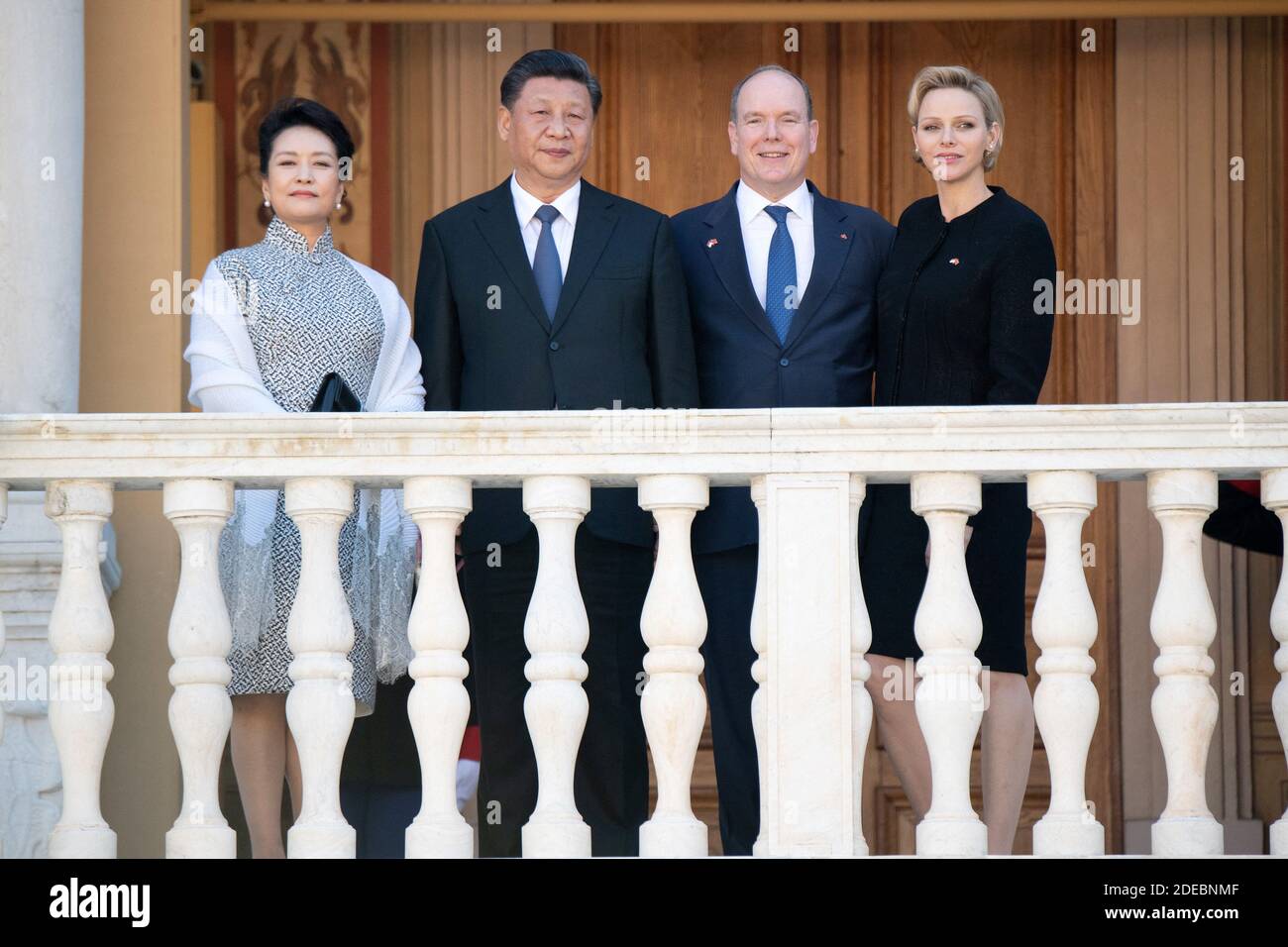 Le Prince Albert II de Monaco et sa femme la princesse Charlene posent avec le président chinois Xi Jinping et sa femme Peng Liyuan au Palais de Monaco, le 24 mars 2019. M. Xi Jinping est en visite d'État d'une journée à Monaco. Photo de David Niviere/ABACAPRESS.COM Banque D'Images