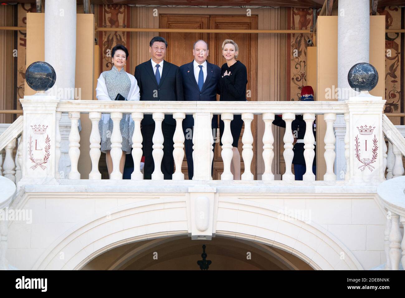 Le Prince Albert II de Monaco et sa femme la princesse Charlene posent avec le président chinois Xi Jinping et sa femme Peng Liyuan au Palais de Monaco, le 24 mars 2019. M. Xi Jinping est en visite d'État d'une journée à Monaco. Photo de David Niviere/ABACAPRESS.COM Banque D'Images