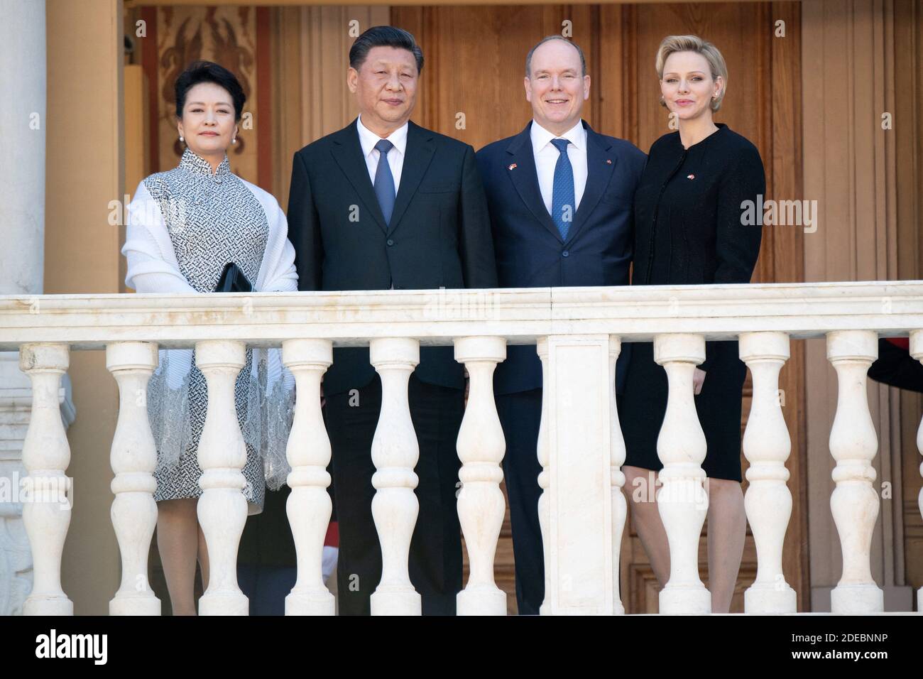 Le Prince Albert II de Monaco et sa femme la princesse Charlene posent avec le président chinois Xi Jinping et sa femme Peng Liyuan au Palais de Monaco, le 24 mars 2019. M. Xi Jinping est en visite d'État d'une journée à Monaco. Photo de David Niviere/ABACAPRESS.COM Banque D'Images