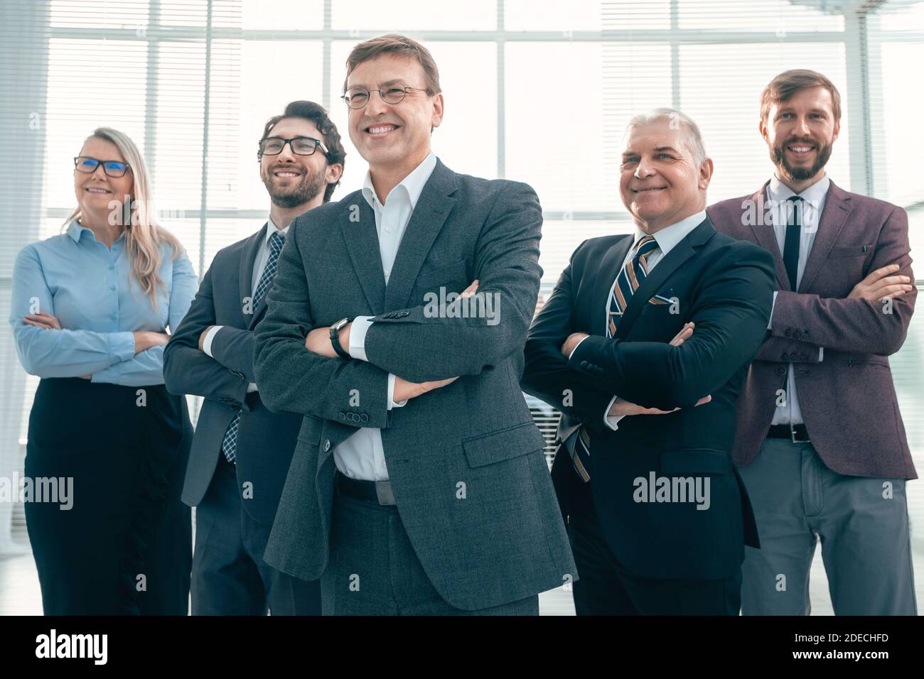 groupe de collègues heureux debout ensemble Banque D'Images