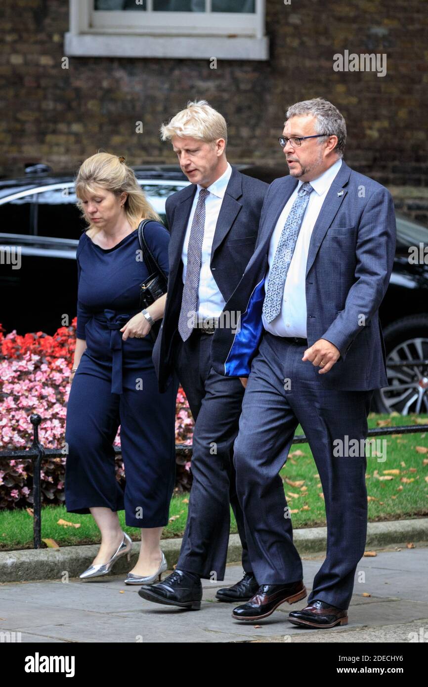 JO Johnson, député, Baron Johnson de Marylebone (milieu) Ministre des universités et frère de Boris Johnson (milieu), Downing Street, Londres, Royaume-Uni Banque D'Images