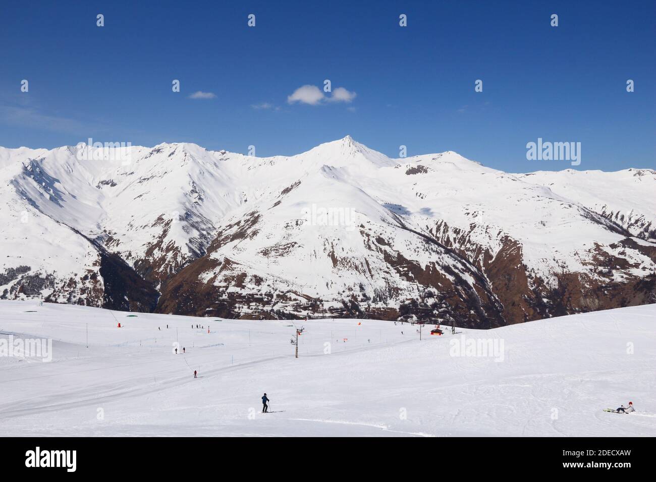 Alpes françaises ski dans la neige d'hiver. Station de ski de Valloire en Europe. Banque D'Images