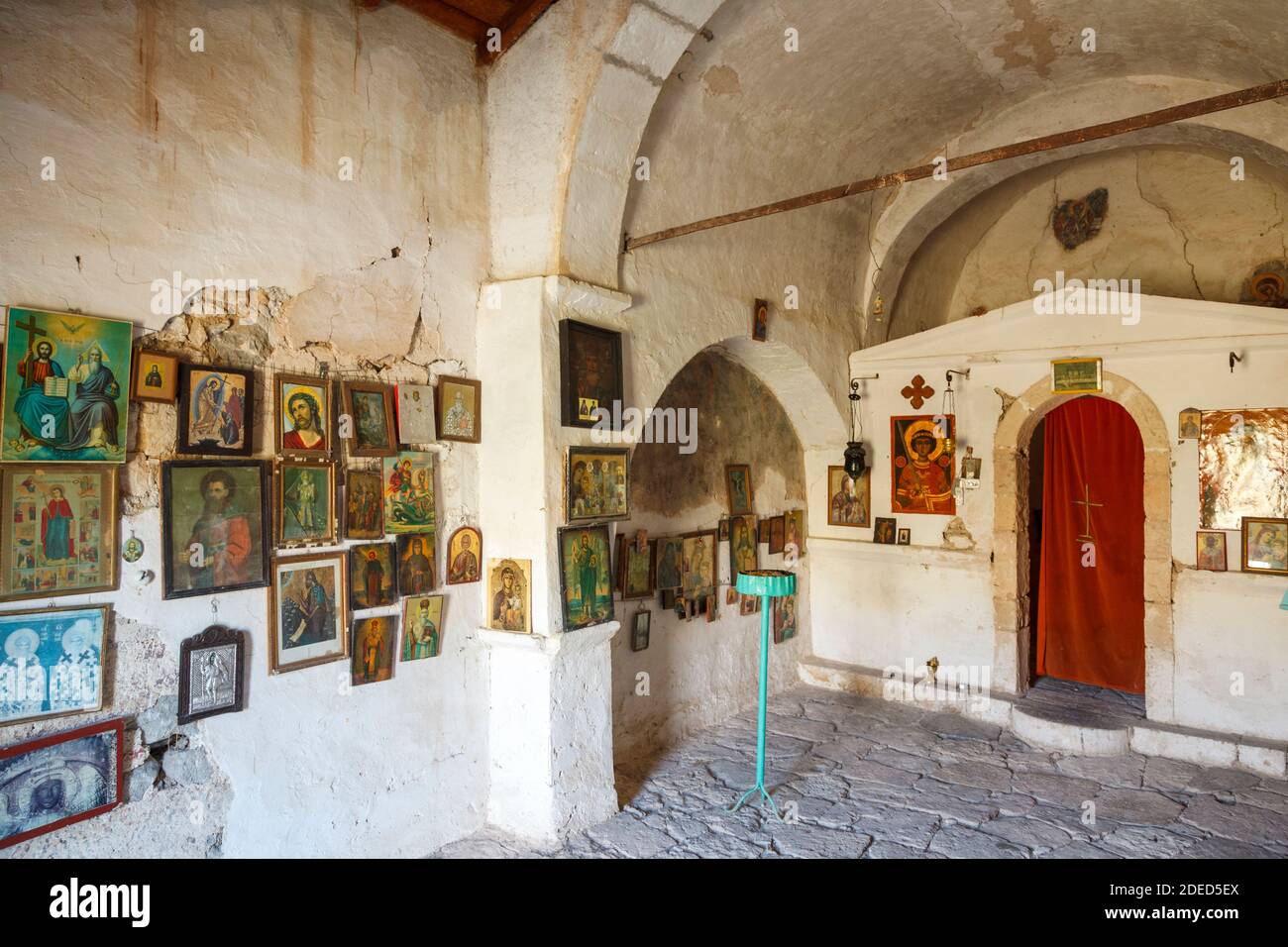 La chapelle grecque orthodoxe de Saint George (Agios Georgios) dans la vieille ville d'Aegina, Palia Chora. Banque D'Images