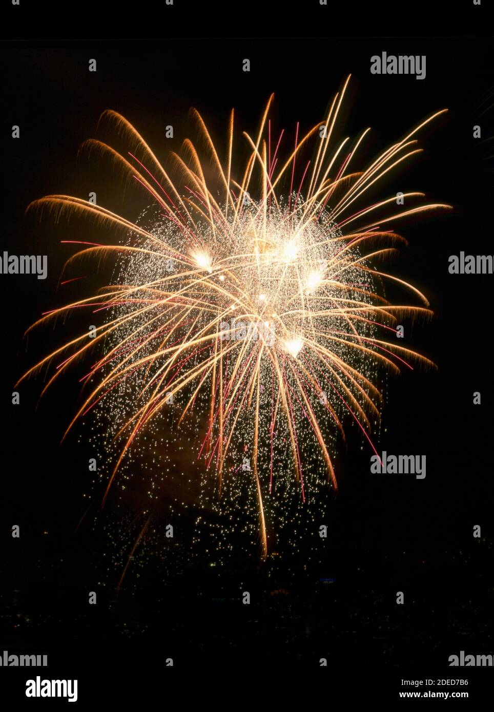 Feuerwerk, Neujahr, Silvester, | feu de nuit, ciel sombre, Banque D'Images
