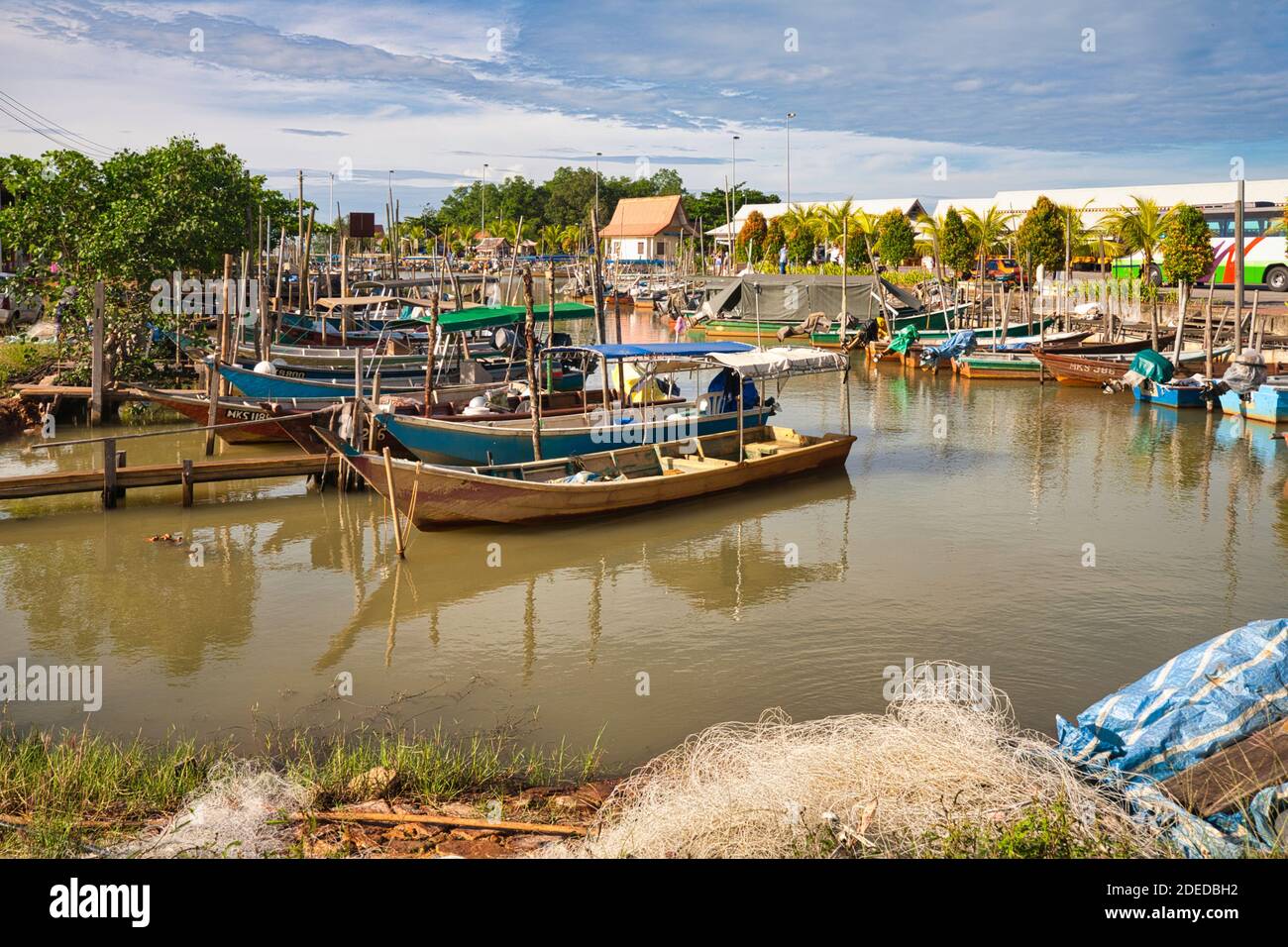 Une photo pittoresque d'un petit port pour bateaux de pêche, etc., près de Malacca, Malaisie Banque D'Images