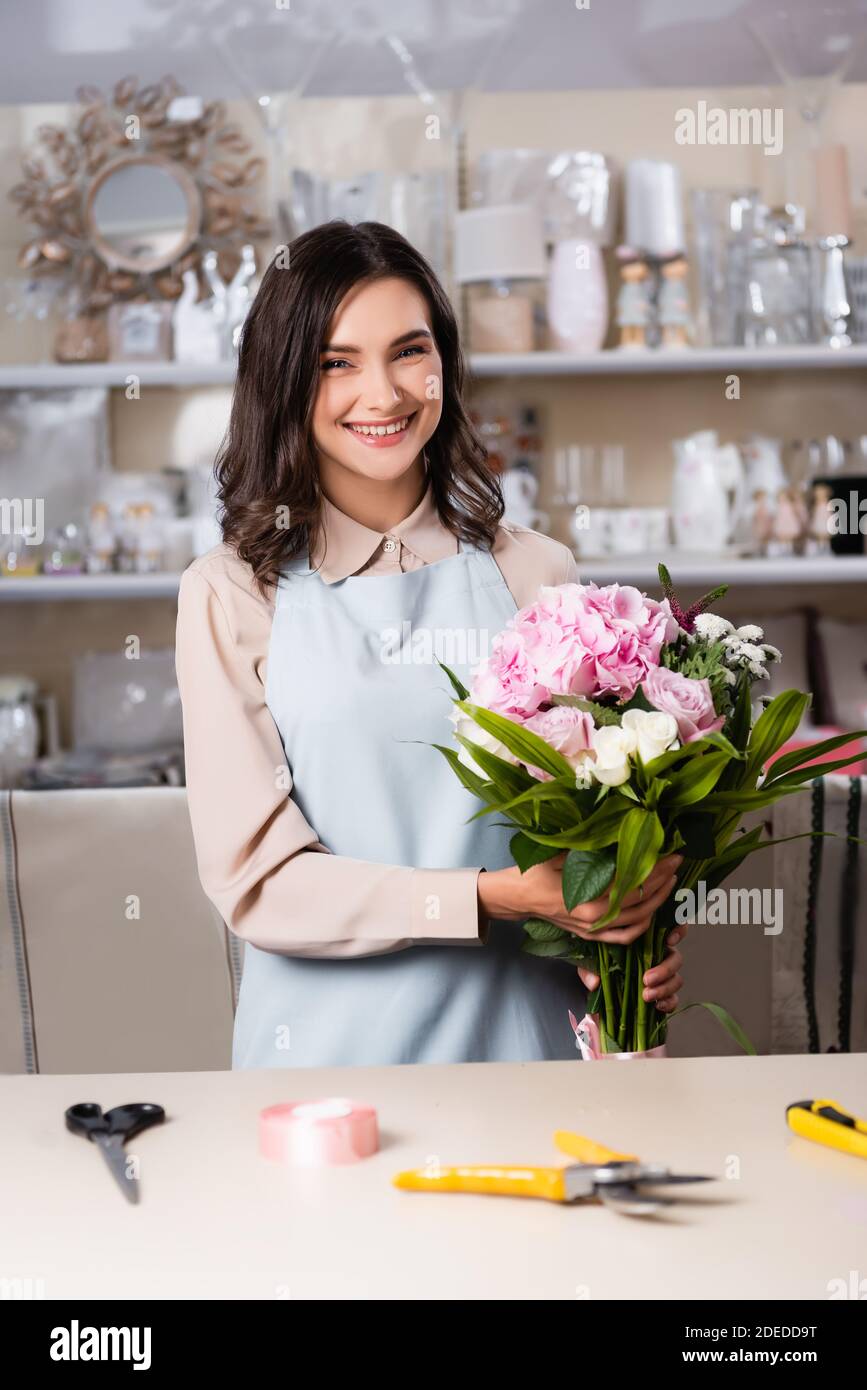 Ruban et lien pour les fleuristes et la décoration - matériel fleuriste