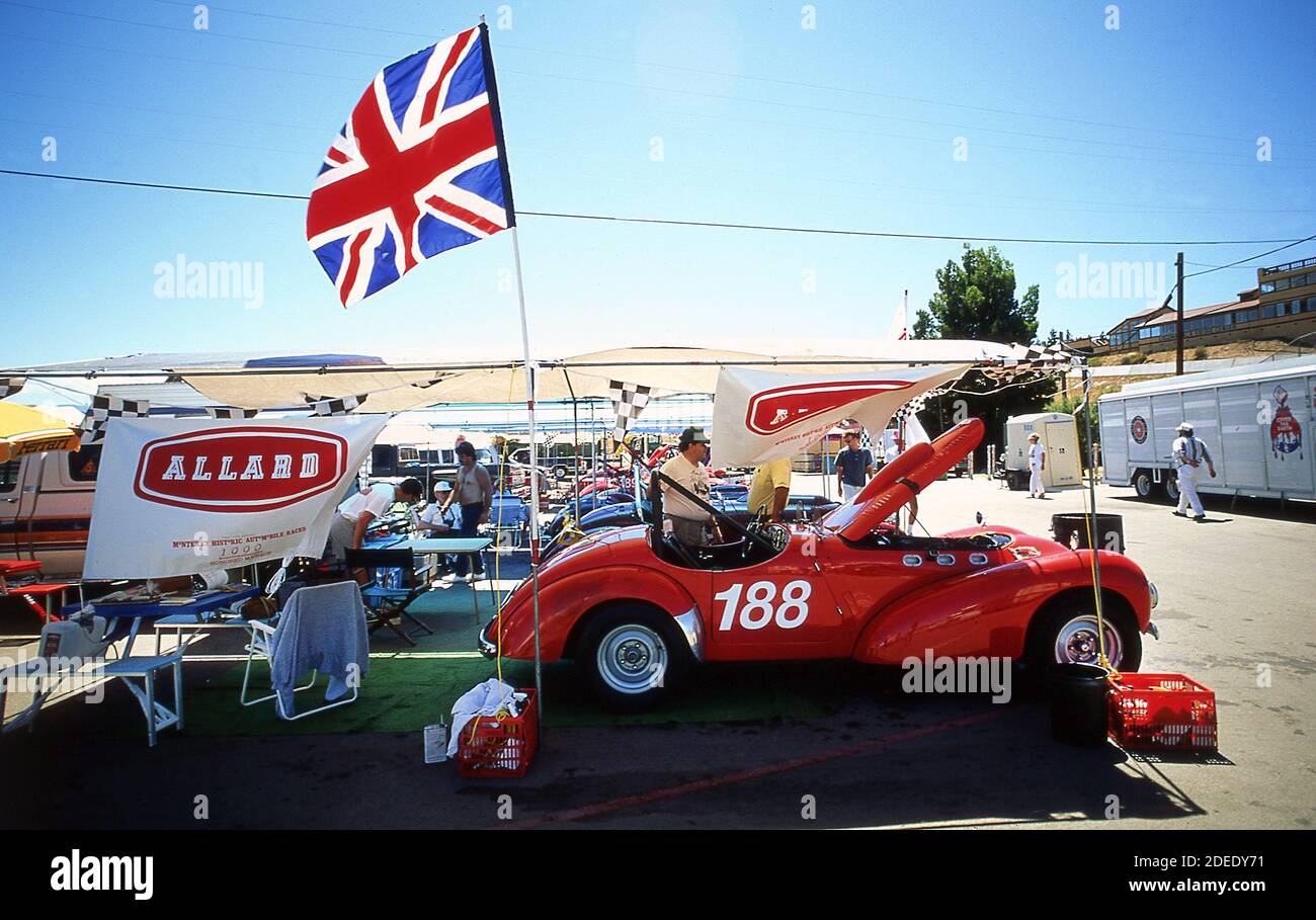 Allard Race voitures dans le paddock à l'historique de Monterey Courses sur le circuit de Laguna Seca California USA 1990 Banque D'Images
