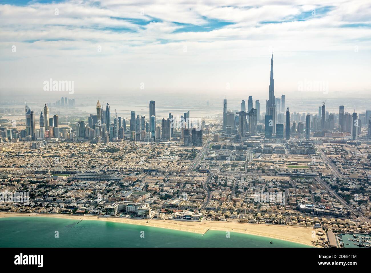 Vue aérienne de la ville et de la plage de Dubaï, Émirats arabes Unis Banque D'Images