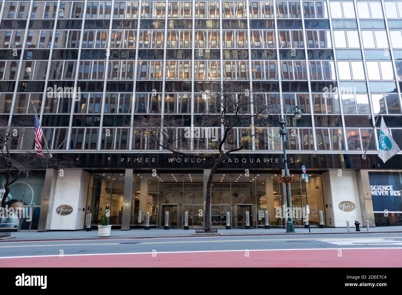Siège social de Pfizer à Midtown Manhattan, New York Ville Banque D'Images