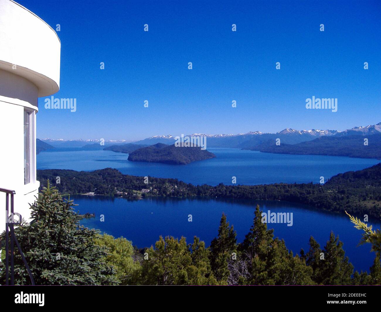 Patagonie Argentine. Lac Nahuel Huapi de Cerro Campanario (scanné à partir de Fujichrome Provia) Banque D'Images