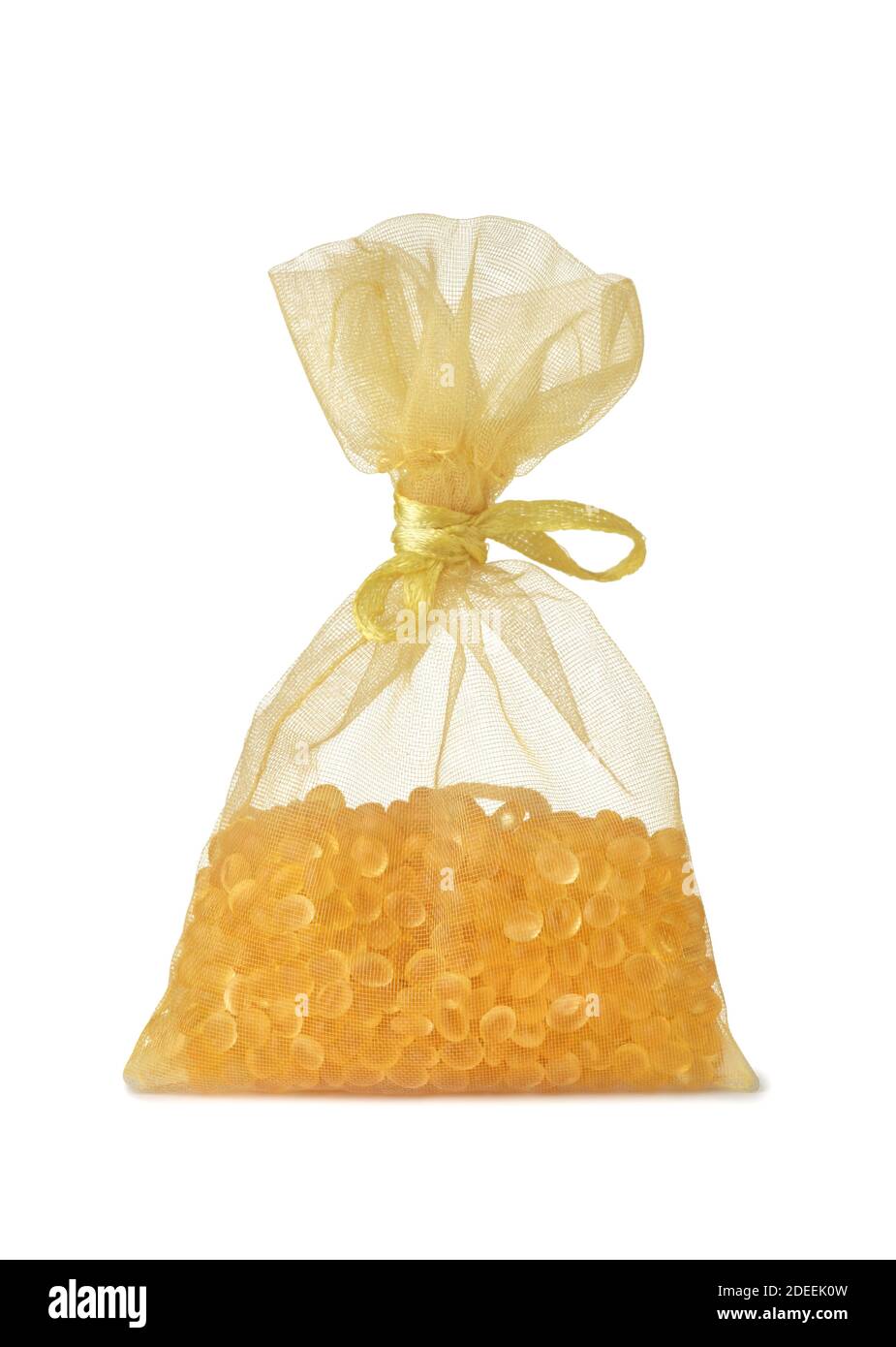 Sachet de granules aromatiques de désodorisants isolés sur blanc Banque D'Images