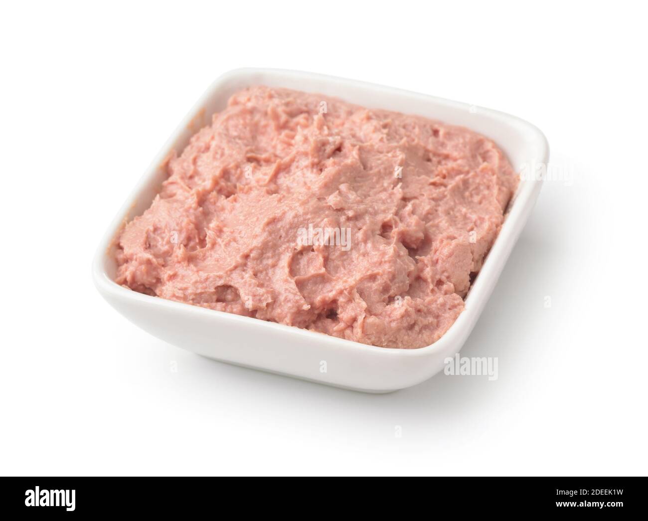Bol en céramique de pâté de foie isolé sur blanc Banque D'Images