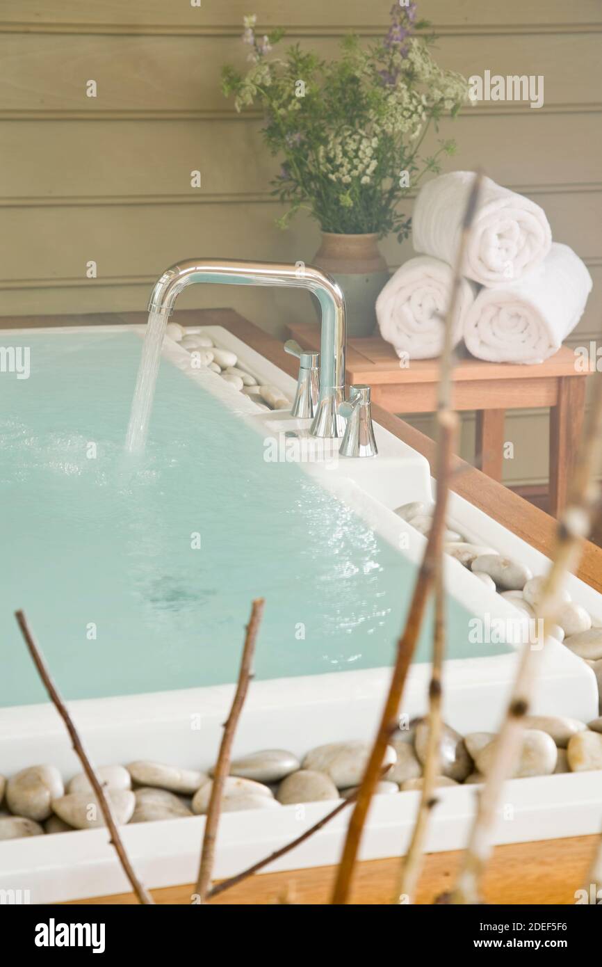 Baignoire de style japonais Banque D'Images