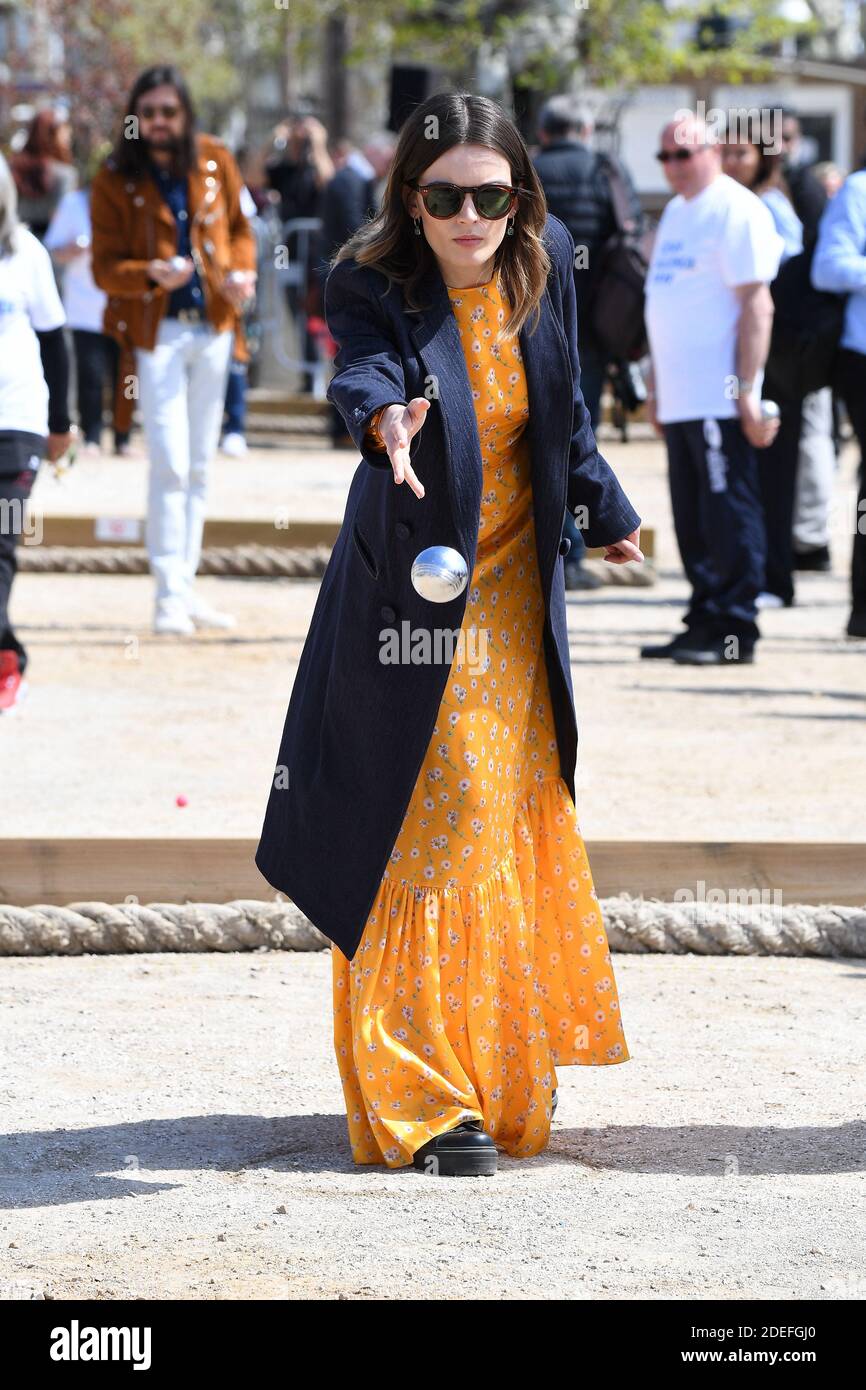 Emma Mackey, membre du jury, participe à un concours de pétanque lors de la 2ème Canneseries - Festival International de la série : cinquième journée le 09 avril 2019 à Cannes, France. Photo de David Niviere/ABACAPRESS.COM Banque D'Images