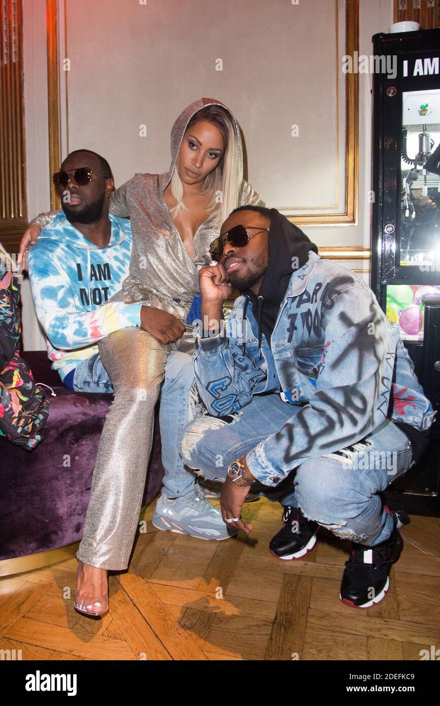 Photo De La Femme De Dadju GIMS sa femme Demdem et son frère Dadju 'I am not A Rapper' Elevenparis  Capsule Collection Launch Party par GIMS et Demdem le 11 avril 2019 à  Paris, France. Photo de Nasser