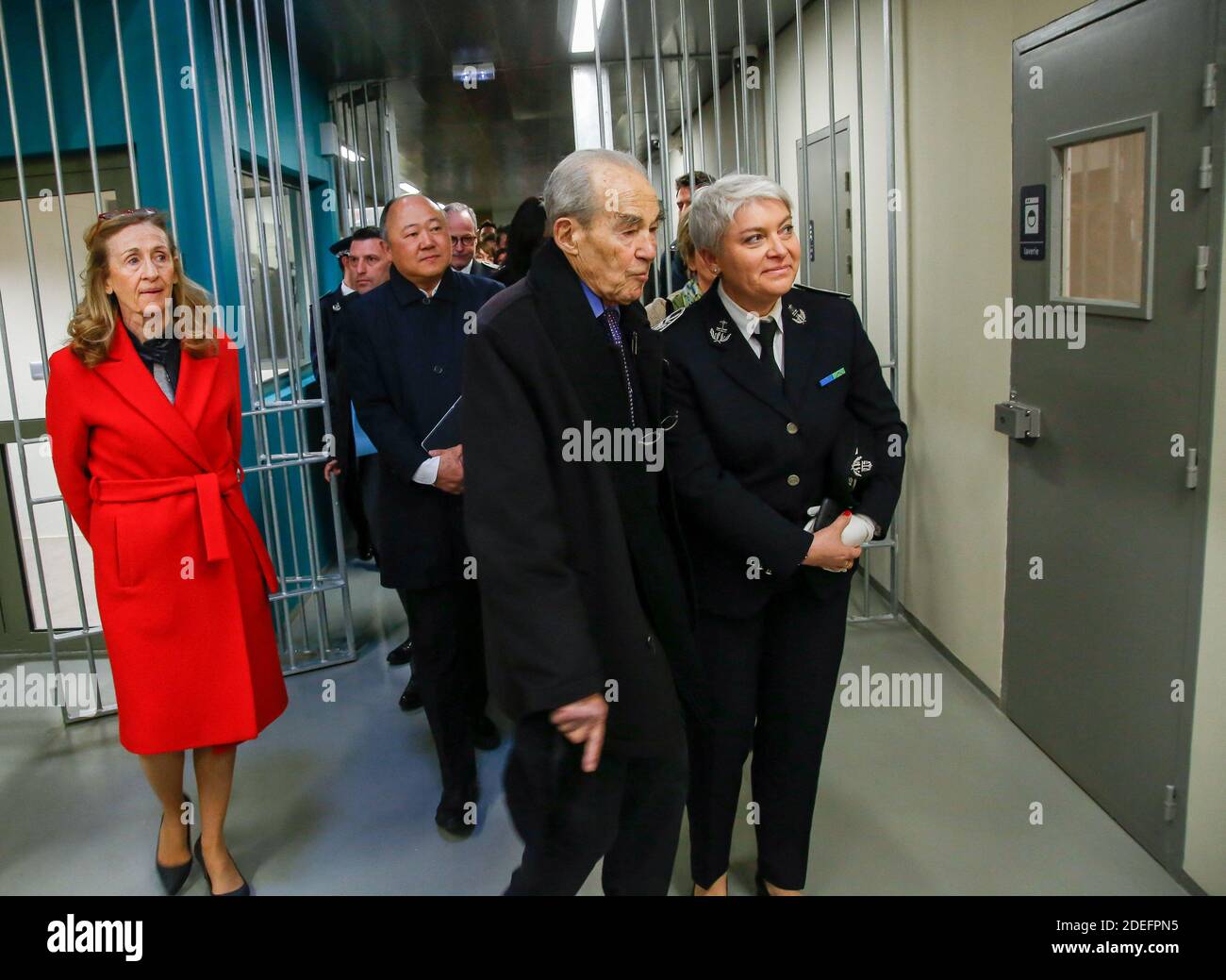 Nicole Belloubet Ministre de la Justice et Robert Badinter et Christelle Rotach Directeur de la prison maison arret de la Sante visitant les cellules lors de l'inauguration de la Maison d'Arret de la prison de la Sante a Paris, France le 12 avril 2019. Photo de Vernier/JBV News/ABACAPRESS.COM Banque D'Images