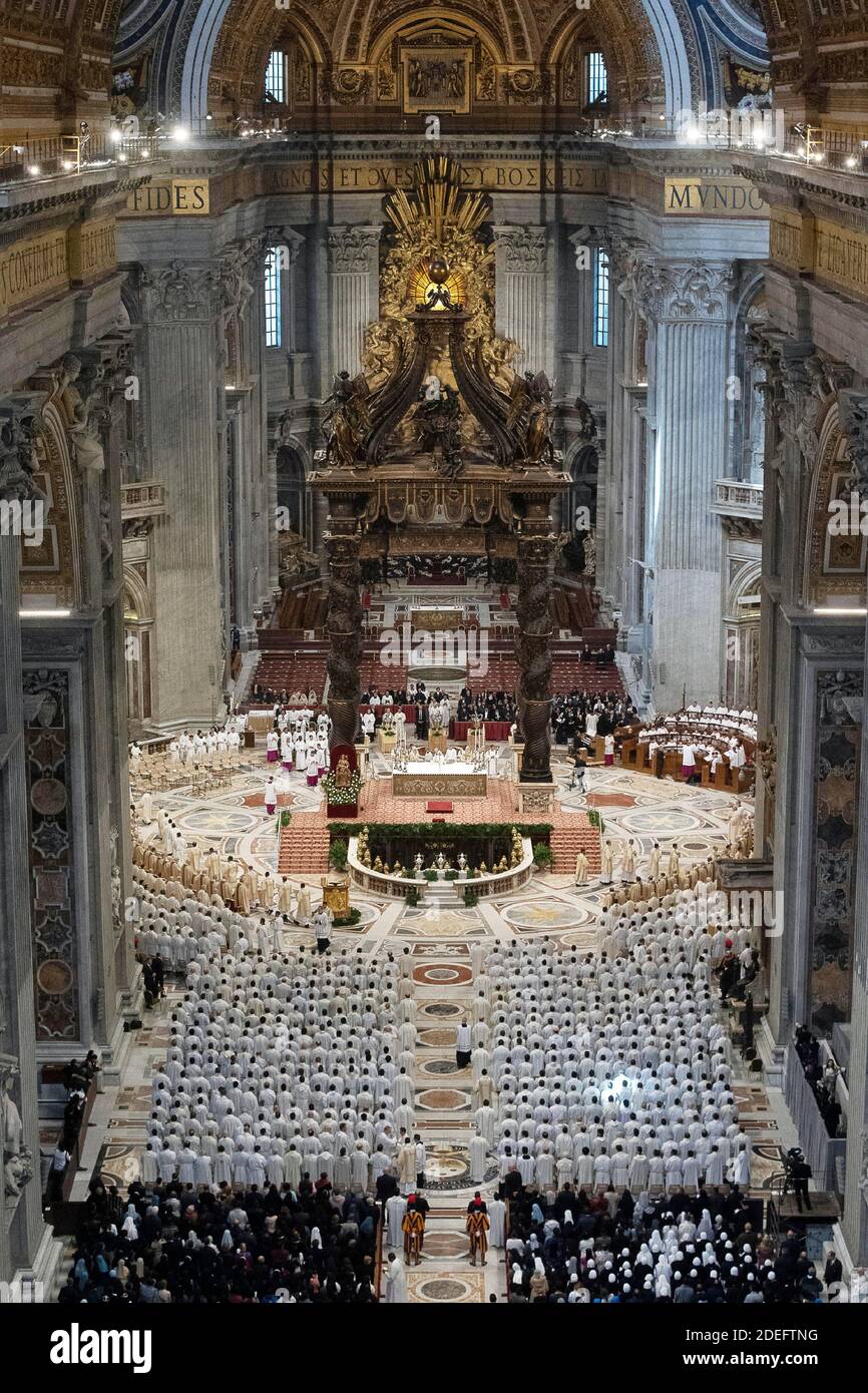 Le pape François assiste à la Messe de Saint-Chrism le jeudi 18 avril 2019 à la basilique Saint-Pierre au Vatican. Maundy jeudi est le Saint-chrétien tombant le jeudi avant Pâques, commémorant la Maundy et la Cène de Jésus-Christ avec les Apôtres. Photo par ABACAPRESS.COM Banque D'Images