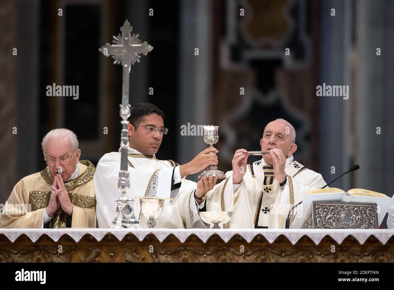 Le pape François assiste à la Messe de Saint-Chrism le jeudi 18 avril 2019 à la basilique Saint-Pierre au Vatican. Maundy jeudi est le Saint-chrétien tombant le jeudi avant Pâques, commémorant la Maundy et la Cène de Jésus-Christ avec les Apôtres. Photo par ABACAPRESS.COM Banque D'Images