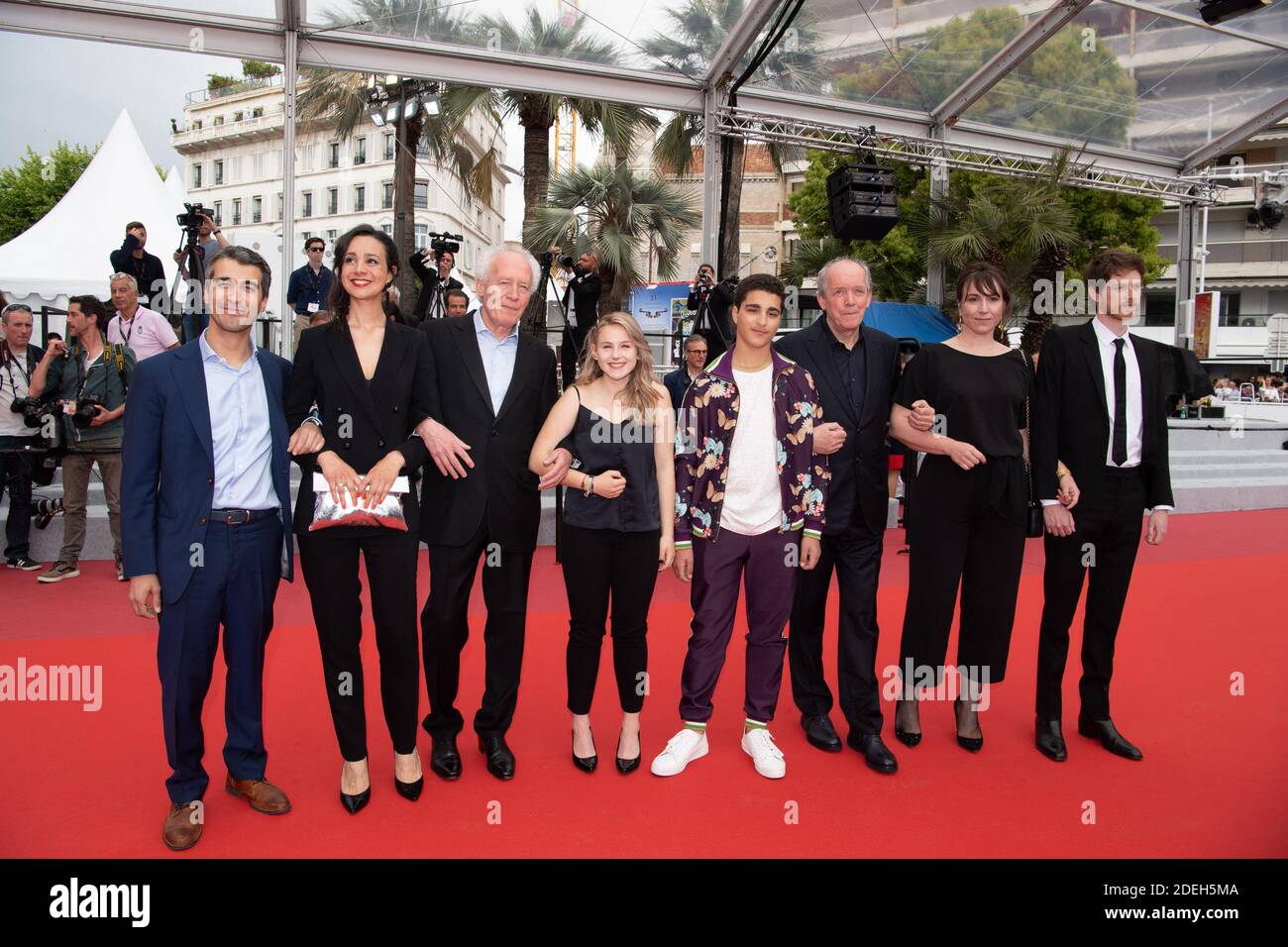 (G-D) Othmane Moumen, Myriem Akheddiou, Jean-Pierre Dardenne, Victoria Bluck, Idir Ben addi, Luc Dardenne, Carol Duarte et Olivier Bonnaud assistent à la projection de Young Ahmed (le Jeune Ahmed) lors de la 72e édition annuelle du Festival du film de Cannes le 20 mai 2019 à Cannes, FrancePhoto par David Niviere/ABACAPRESS.COM Banque D'Images