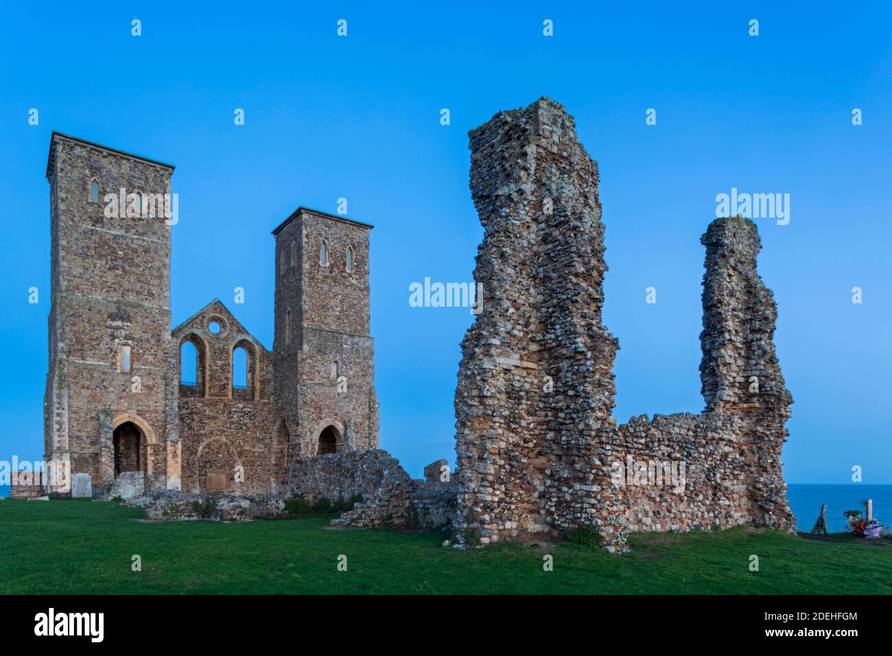 Angleterre, Kent, Herne Bay, Tours Reculver et ruines romaines du fort romain Banque D'Images