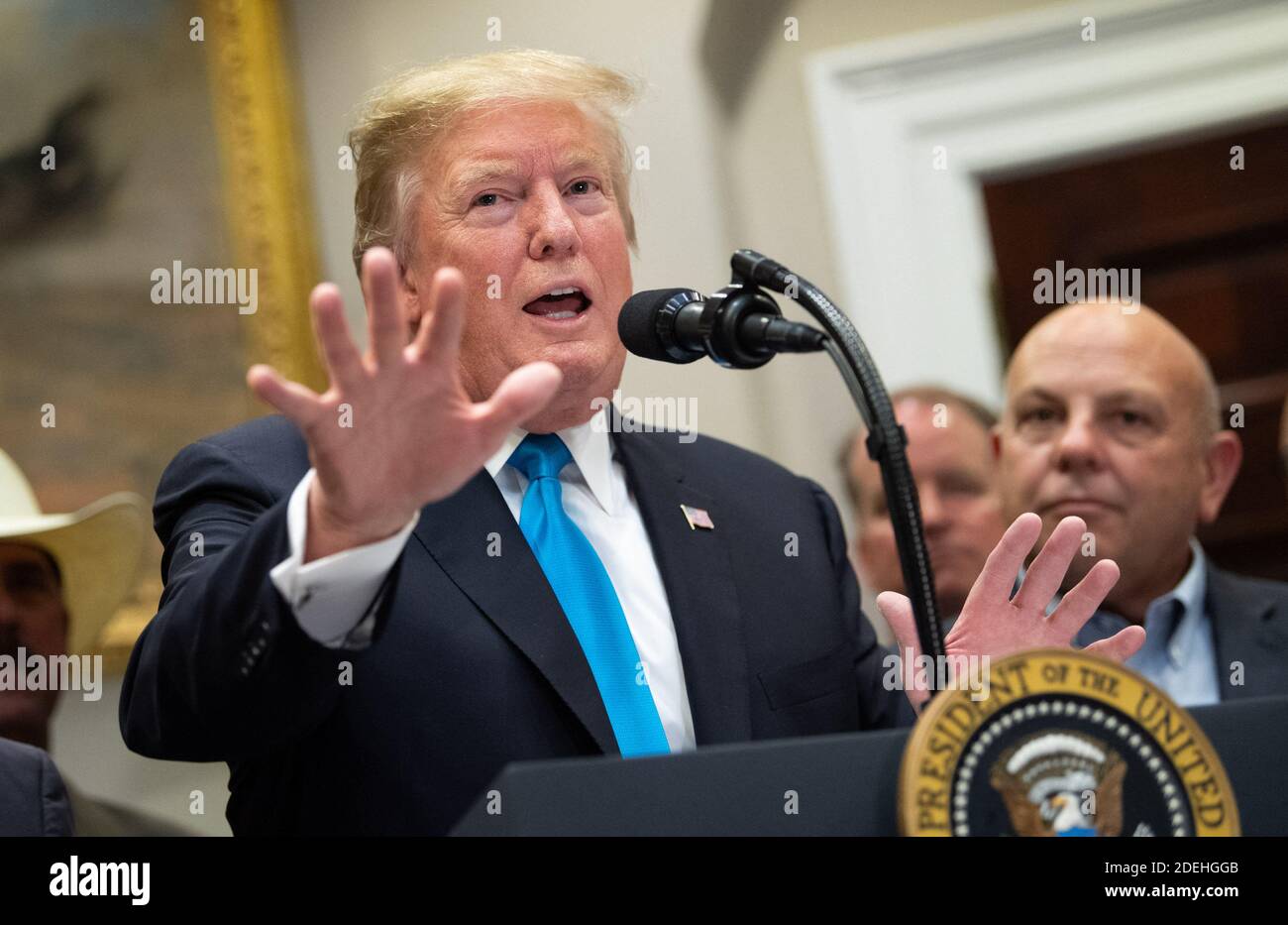 Le président Donald Trump prononce un discours sur le soutien aux agriculteurs américains, dans la salle Roosevelt de la Maison Blanche à Washington, D.C., le 23 mai 2019. Trump a annoncé une aide de 16 milliards de dollars aux agriculteurs et a également parlé des droits de douane de la Chine, de l'Iran et de ses relations avec les démocrates du Congrès. Photo de Kevin Dietsch/Pool/ABACAPRESS.COM Banque D'Images