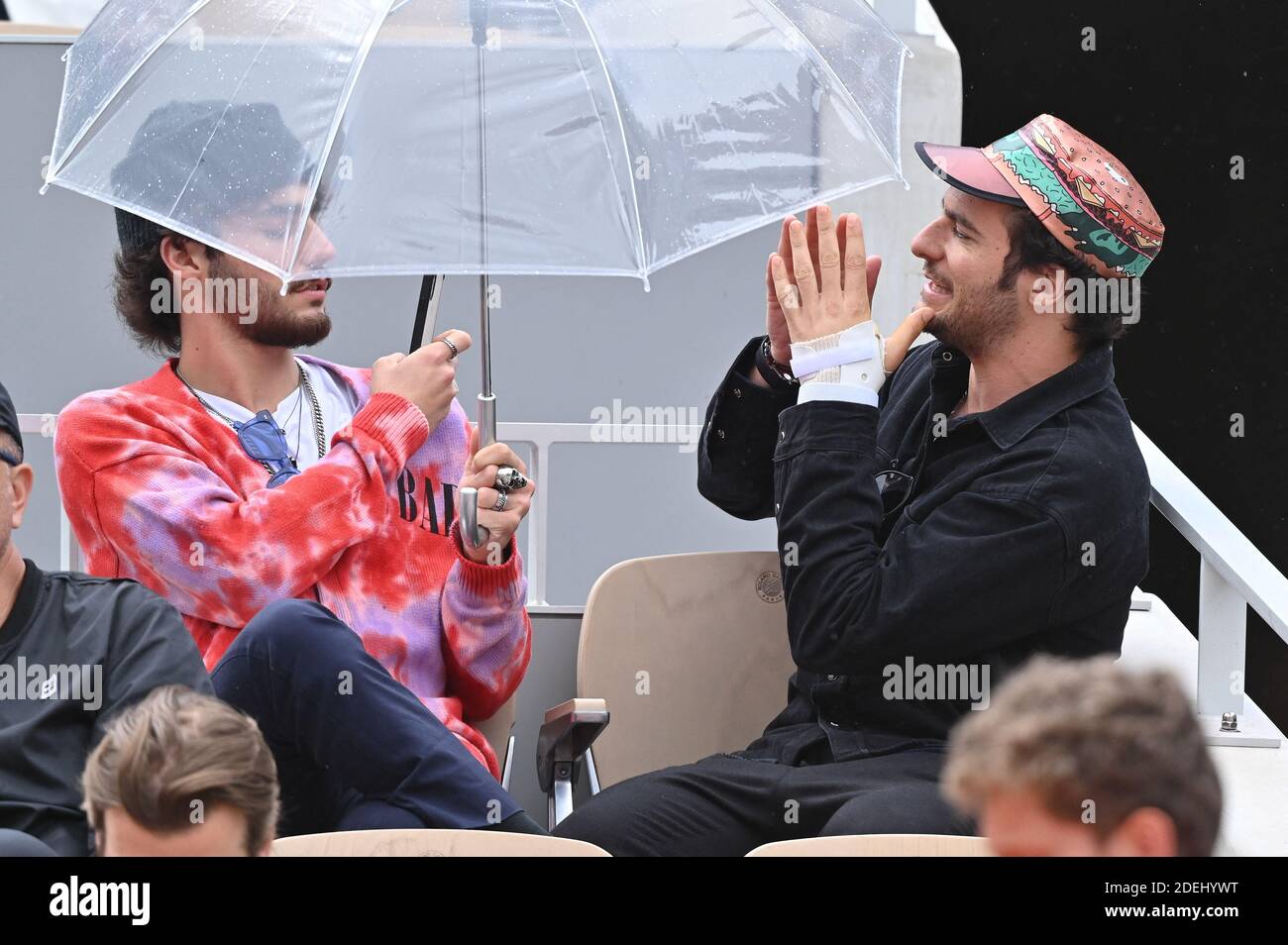 Amir Haddad et un ami assistent à l'Open de tennis français 2019 - troisième jour à Roland Garros le 28 mai 2019 à Paris, France. Photo de Laurent Zabulon/ABACAPRESS.COM Banque D'Images