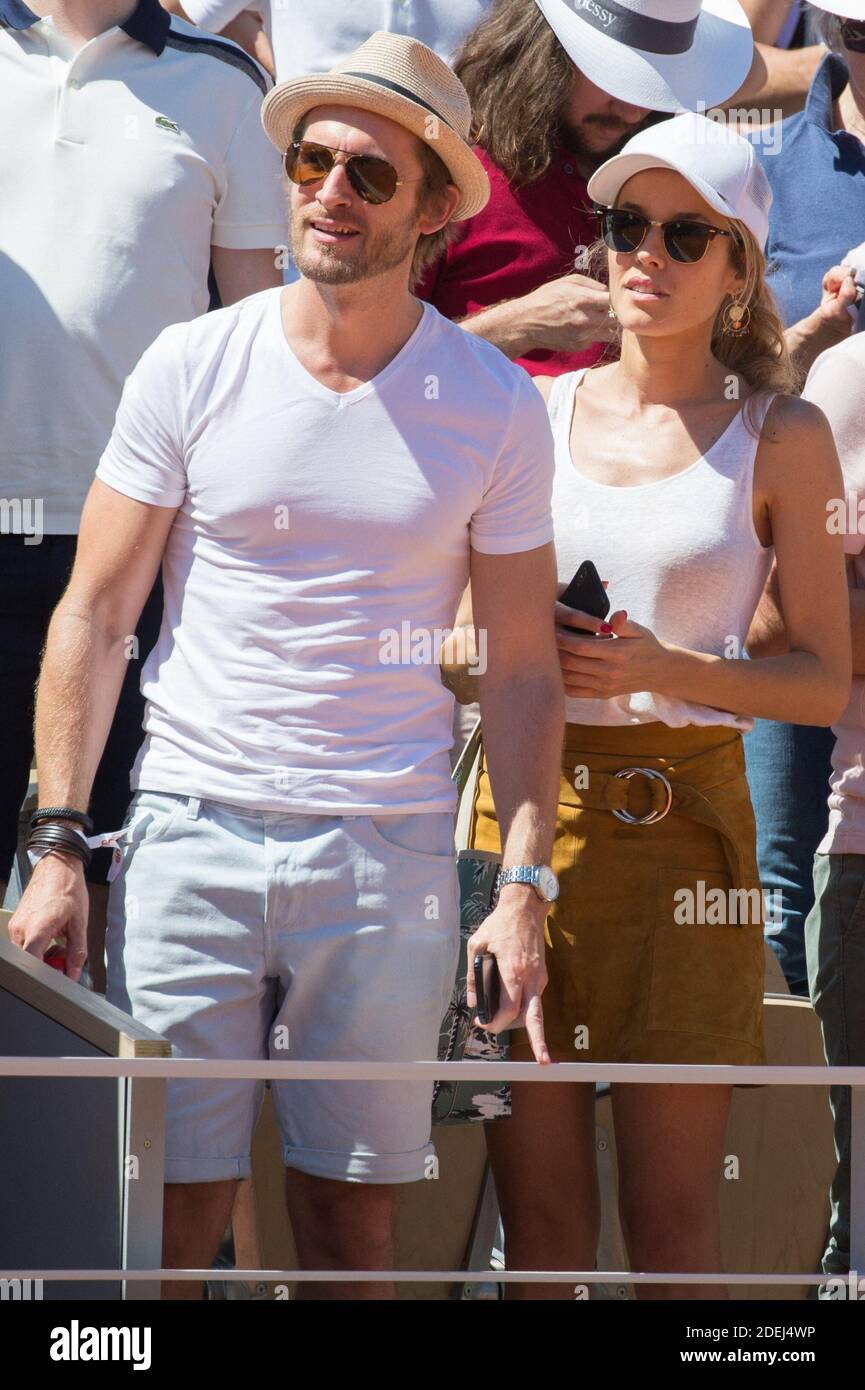 Philippe Lacheau et son épouse Elodie Fontan dans des stands lors de l'Open de tennis français à l'arène Roland-Garros le 02 juin 2019 à Paris, France. Photo de Nasser Berzane/ABACAPRESS.COM Banque D'Images