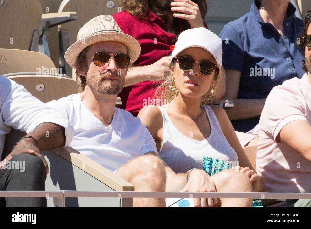 Philippe Lacheau et son épouse Elodie Fontan dans des stands lors de l'Open de tennis français à l'arène Roland-Garros le 02 juin 2019 à Paris, France. Photo de Nasser Berzane/ABACAPRESS.COM Banque D'Images