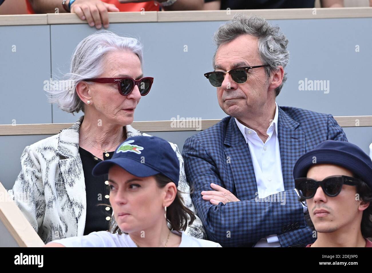 Michel Denisot et son épouse Martine Patier assistent à l'Open de tennis français 2019 - dixième jour à Roland Garros le 4 juin 2019 à Paris, France. Photo de Laurent Zabulon / ABACAPRESS.COM Banque D'Images