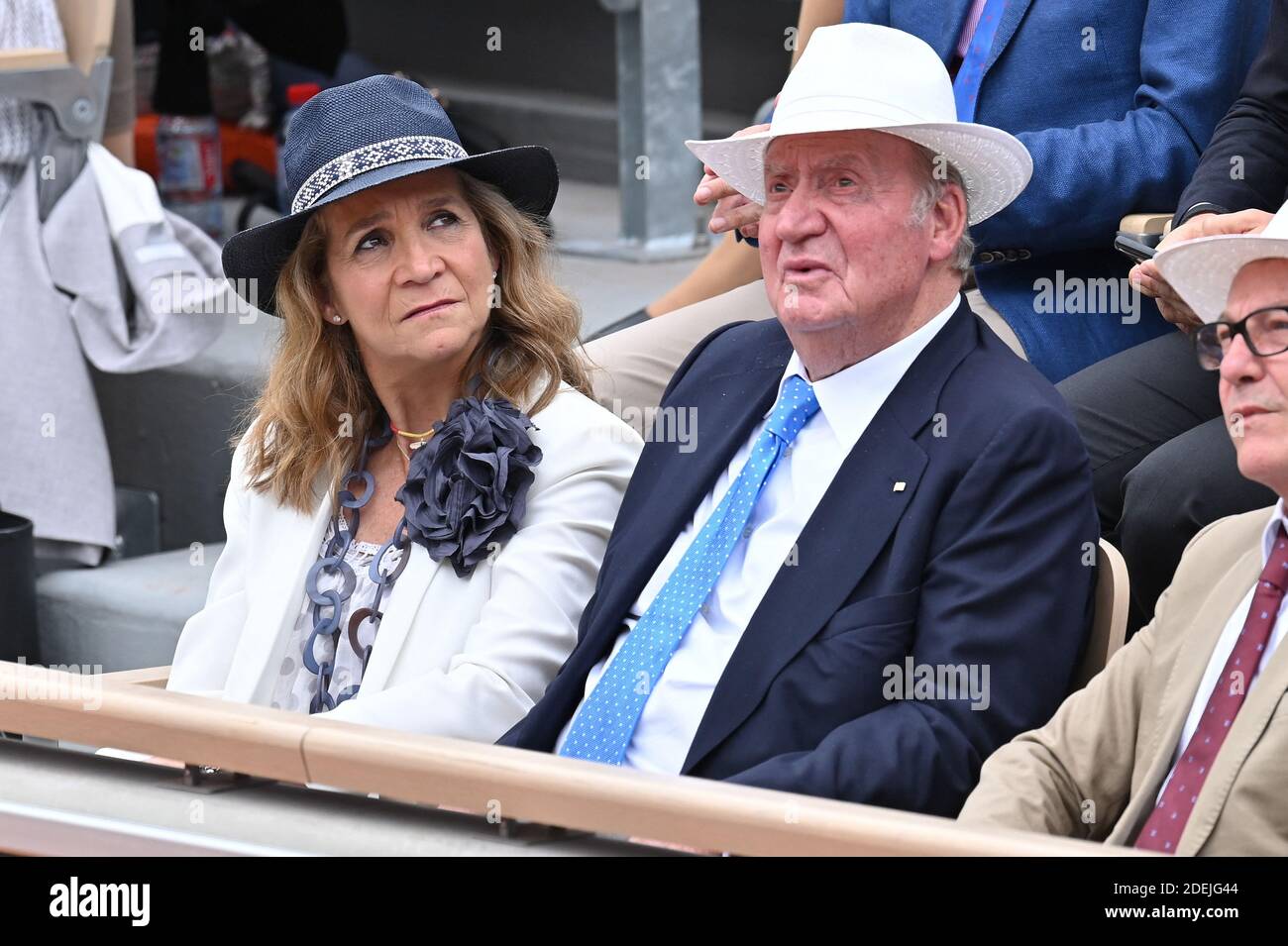 Le roi Juan Carlos d'Espagne et la princesse Elena d'Espagne assistent à l'Open de tennis français 2019 - jour quinze à Roland Garros le 9 juin 2019 à Paris, France. Photo de Laurent Zabulon / ABACAPRESS.COM Banque D'Images