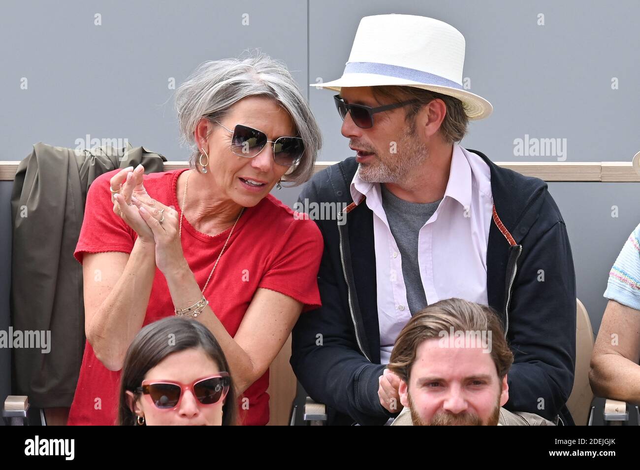 L'acteur Mads Mikkelsen et sa femme Hanne Jacobsen assistent à l'Open de tennis français 2019 - jour quinze à Roland Garros le 9 juin 2019 à Paris, France. Photo de Laurent Zabulon / ABACAPRESS.COM Banque D'Images