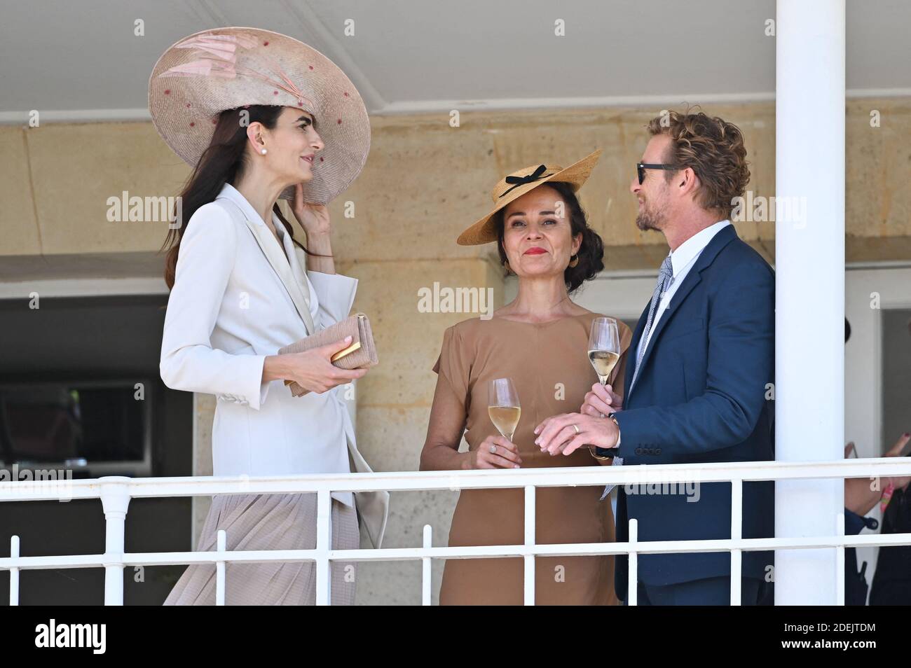 Irene Salvador et Rebecca Rigg assistent au Prix de Diane 2019 à l'hippodrome de Chantilly le 16 juin 2019 à Chantilly, en France. Photo de Laurent Zabulon / ABACAPRESS.COM Banque D'Images