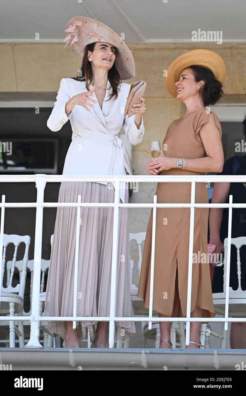 Irene Salvador et Rebecca Rigg assistent au Prix de Diane 2019 à l'hippodrome de Chantilly le 16 juin 2019 à Chantilly, en France. Photo de Laurent Zabulon / ABACAPRESS.COM Banque D'Images