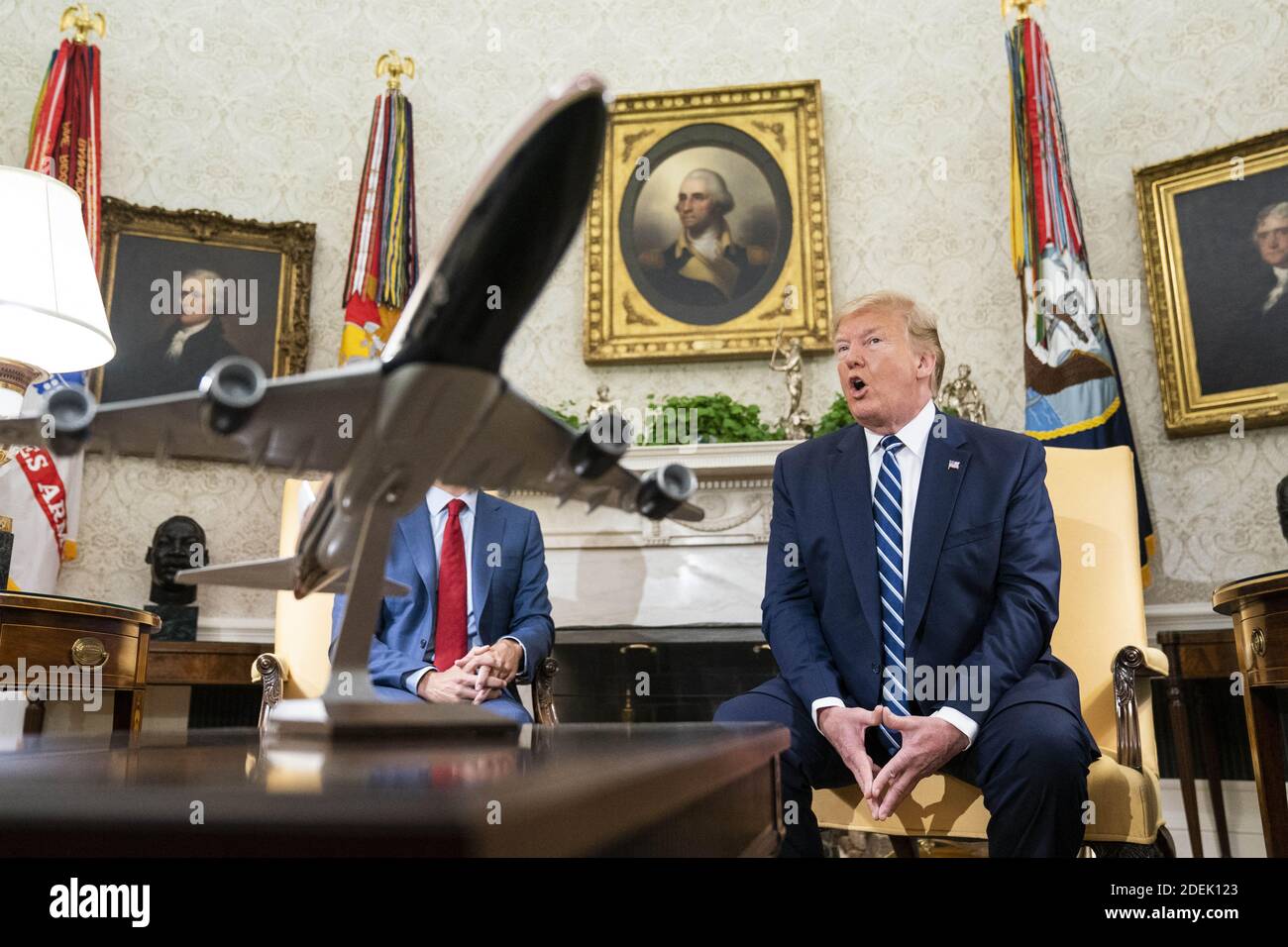 LE président AMÉRICAIN Donald J. Trump (R) rencontre le premier ministre canadien Justin Trudeau (non représenté) dans le bureau ovale de la Maison Blanche à Washington, DC, États-Unis, le 20 juin 2019. Le président a parlé aux médias du fait que l’Iran avait tué un drone américain, en disant qu’il n’aurait peut-être pas été volontaire. Photo par epa/pool/ABACAPRESS.COM Banque D'Images