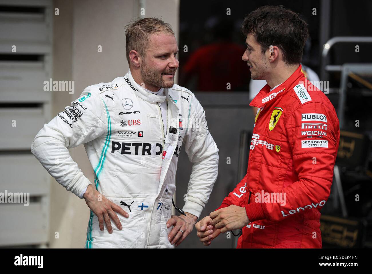 Charles Leclerc (Scuderia Ferrari) parle avec Valtteri Bottas à la fin du Grand Prix de France 2019, le Castellet, France, le 23 juin 2019. Photo de Marco Piovanotto/ABACAPRESS.COM Banque D'Images