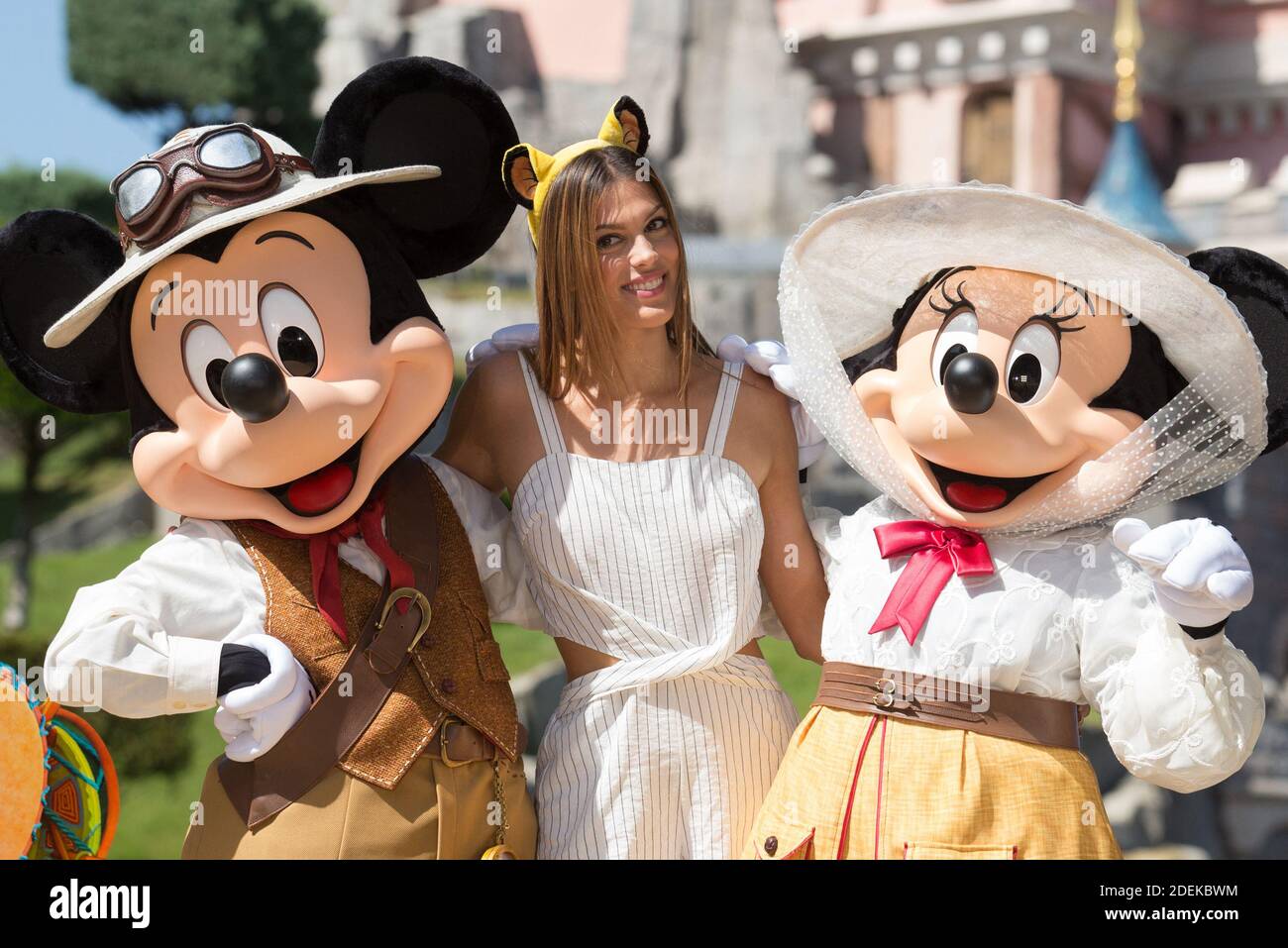 Iris Mittenaere Miss Univers 2018 participe à la photocall « Jungle