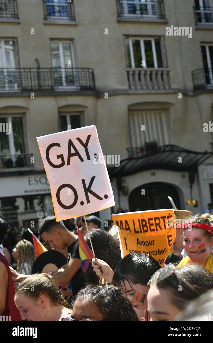 Les participants au défilé annuel de la gay Pride le 29 juin 2019 à Paris, en France, alors qu'une vague de chaleur a frappé la capitale française. Photo par Karim ait Adjedjou/avenir Pictures/ABACAPRESS.COM Banque D'Images