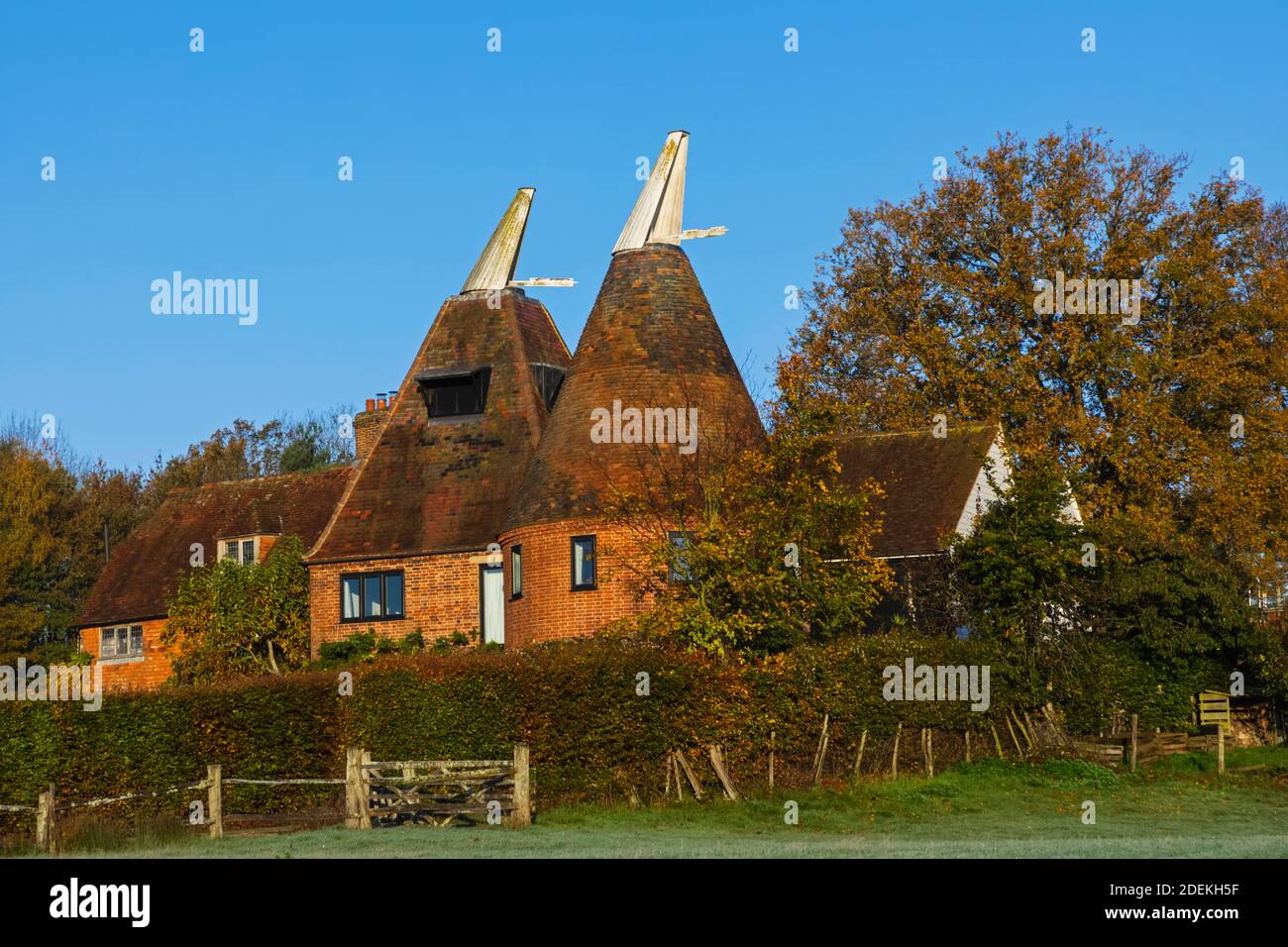 Angleterre, Kent, maisons Oast converties alias Oasts près de Tunbridge Wells Banque D'Images