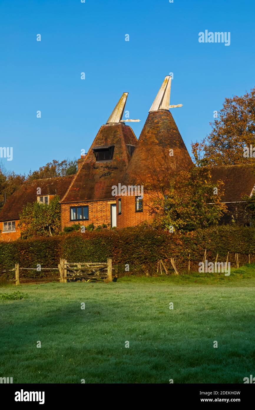 Angleterre, Kent, maisons Oast converties alias Oasts près de Tunbridge Wells Banque D'Images