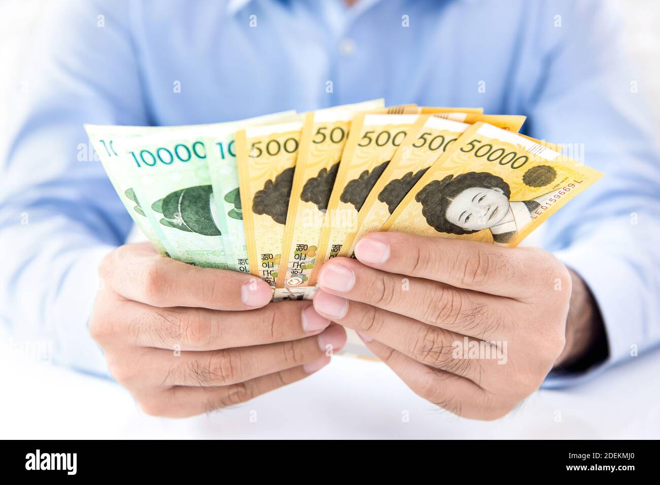 Un riche homme d'affaires professionnel détenant de l'argent en Corée du Sud a gagné de l'argent commentaires et récompenses Banque D'Images