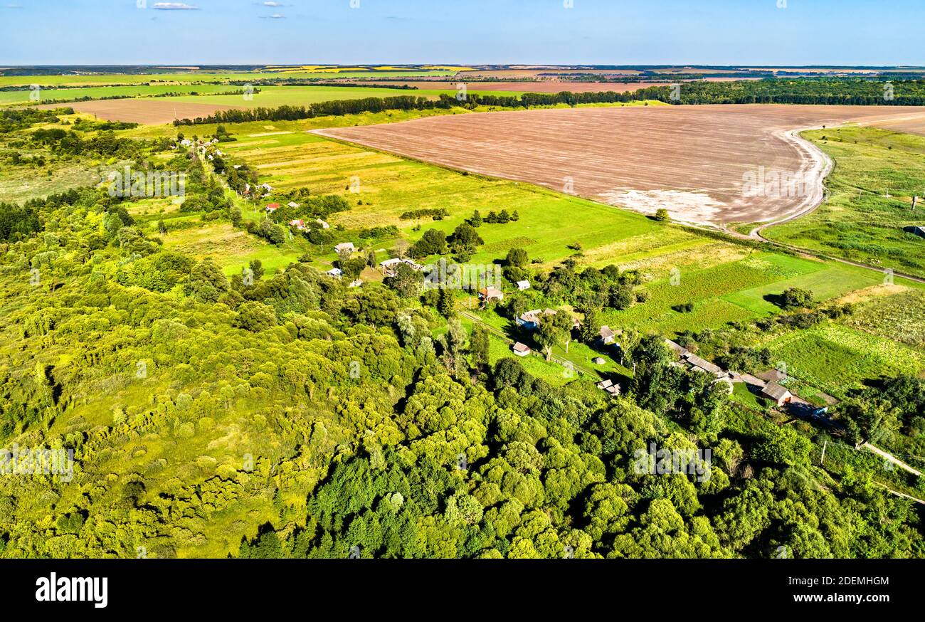 Paysage russe Chernozemye d'antenne. Shuklino village, Kursk region Banque D'Images