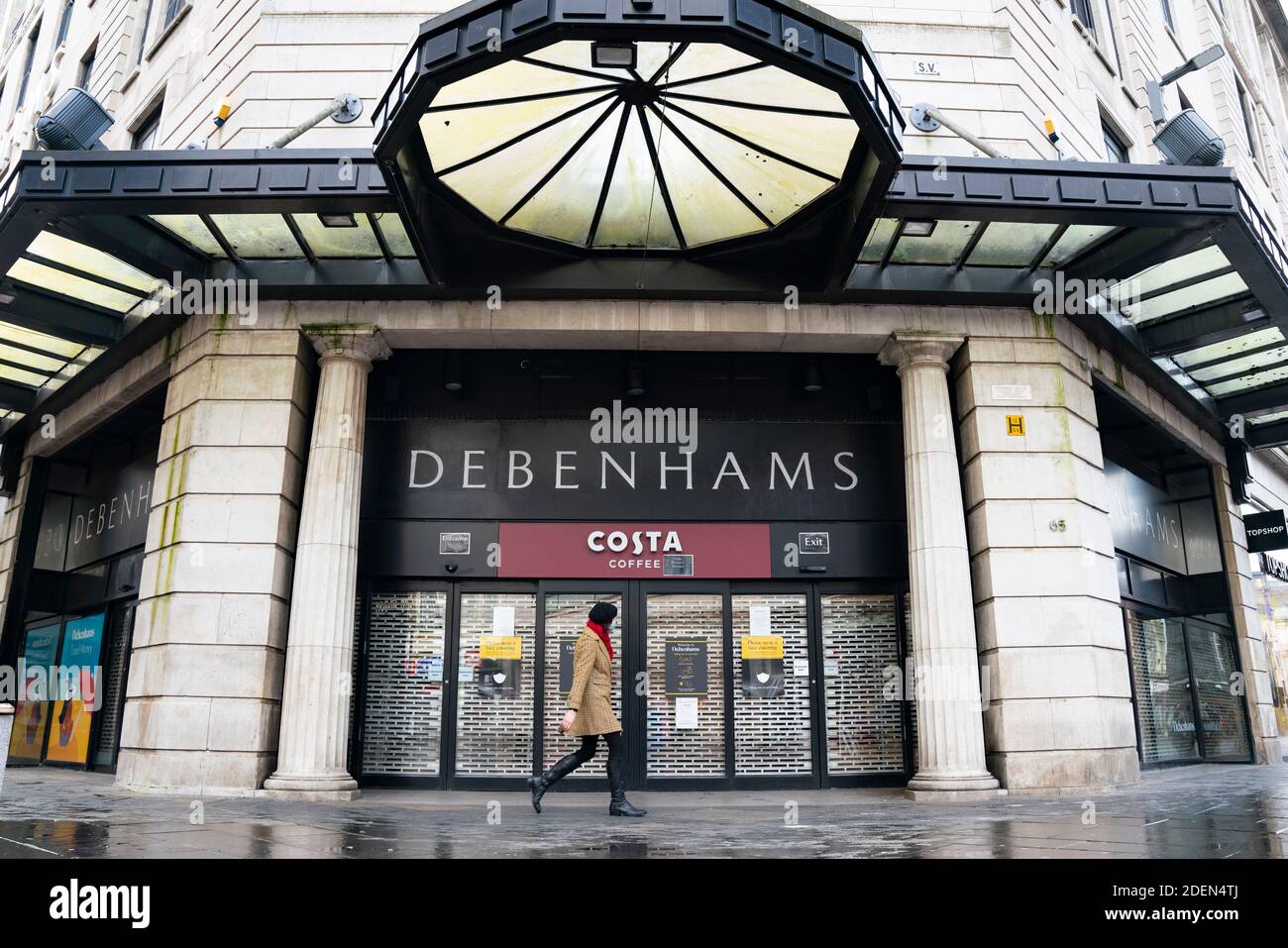 Glasgow, Écosse, Royaume-Uni.1 décembre 2020. Debenhams se prépare pour ses derniers Noël et va commencer à fermer ses 124 magasins après l'échec des pourparlers de sauvetage avec JD Sports. Environ 12,000 emplois sont à risque. Photo : Debenhams ferme le grand magasin sur Argyle Street. Iain Masterton/Alay Live News Banque D'Images
