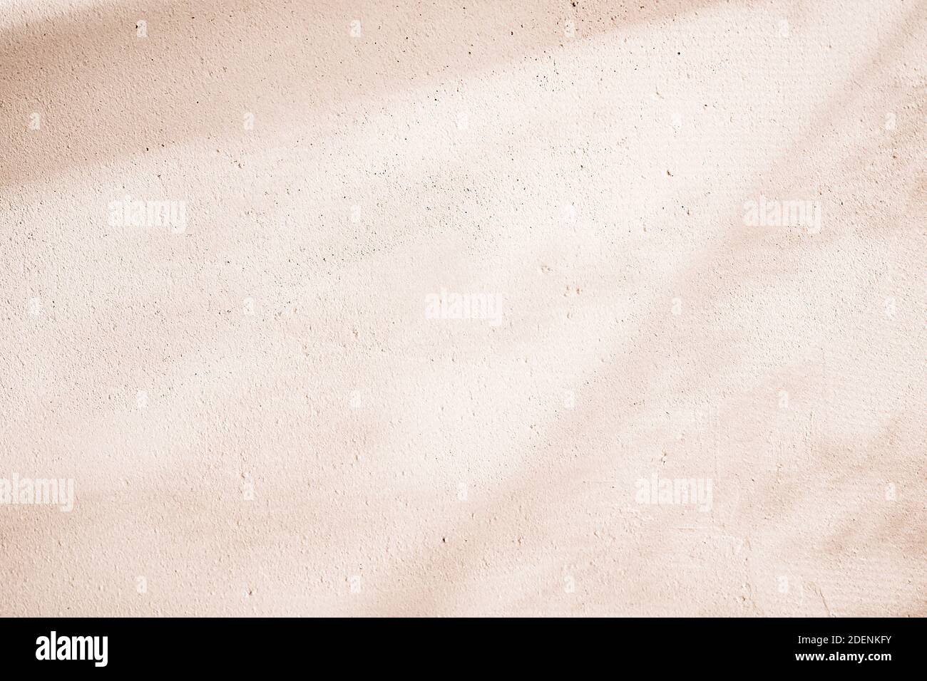 Texture de l'éco-plâtre d'argile. Printemps ensoleillé et arrière-plan rustique d'été Banque D'Images