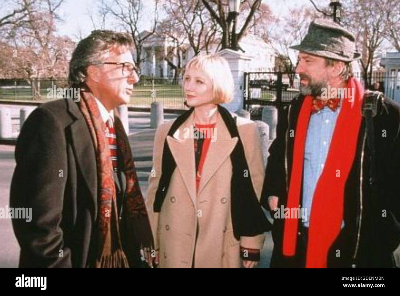 WAG THE DOG 1997 New Line Cinema film avec de gauche: Dustin Hoffman, Anne Heche, Robert de Niro Banque D'Images