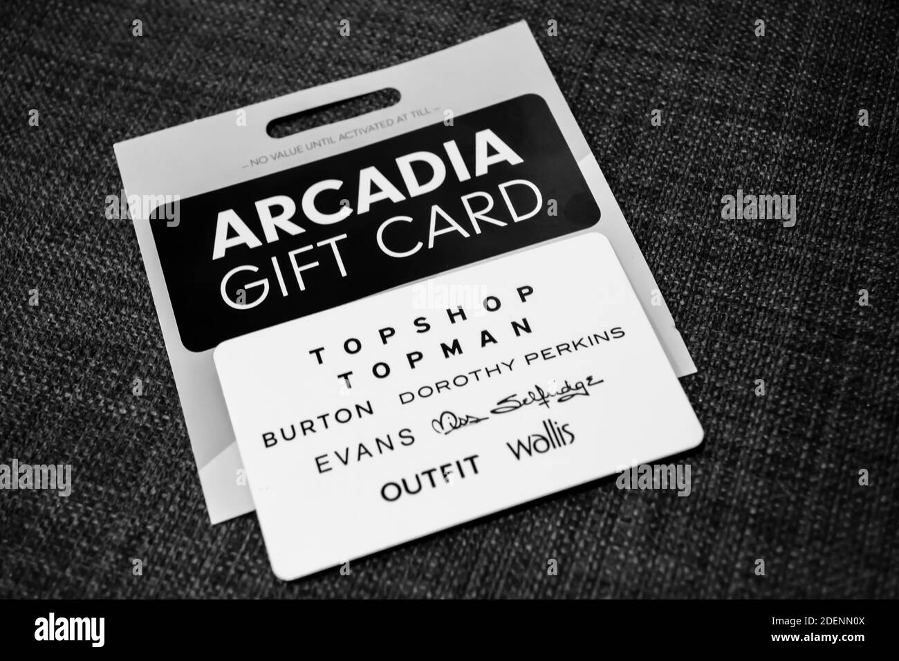 LONDRES, ANGLETERRE - 1er décembre 2020 : carte-cadeau Arcadia présentée le lendemain de l'annonce de l'administration d'Arcadia Banque D'Images