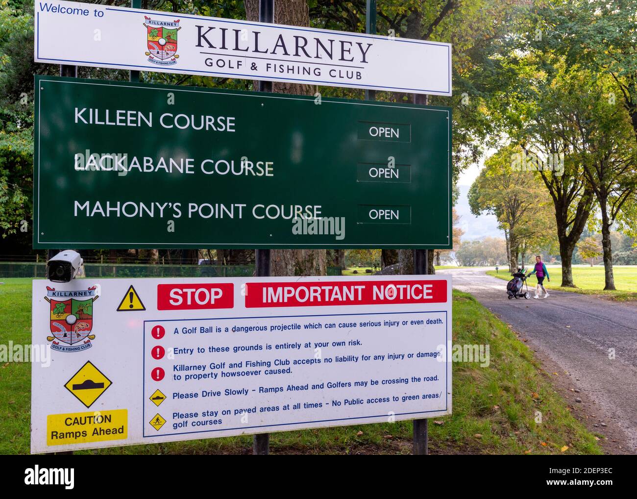 Entrée au club de golf et de pêche de Killarney et panneau de règles du parcours de golf à Fossa, parc national de Killarney, comté de Kerry, Irlande Banque D'Images