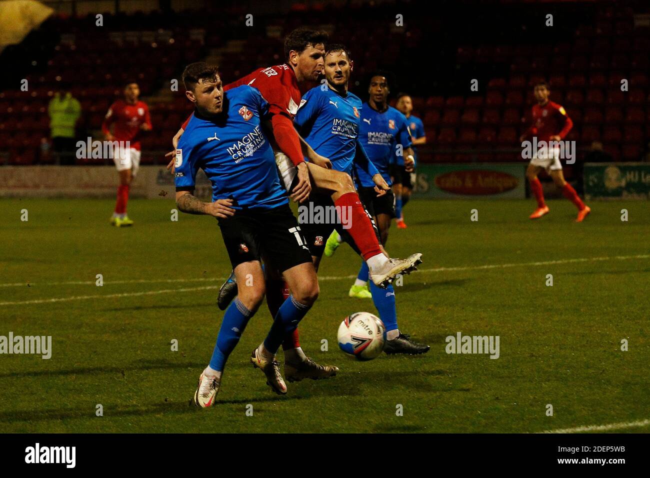 CREWE, ANGLETERRE. LE 1ER DÉCEMBRE lors du match de la Ligue 1 de Sky Bet entre Crewe Alexandra et Swindon Town au stade Alexandra, Crewe, le mardi 1er décembre 2020. (Credit: Chris Donnelly | MI News) Credit: MI News & Sport /Alay Live News Banque D'Images