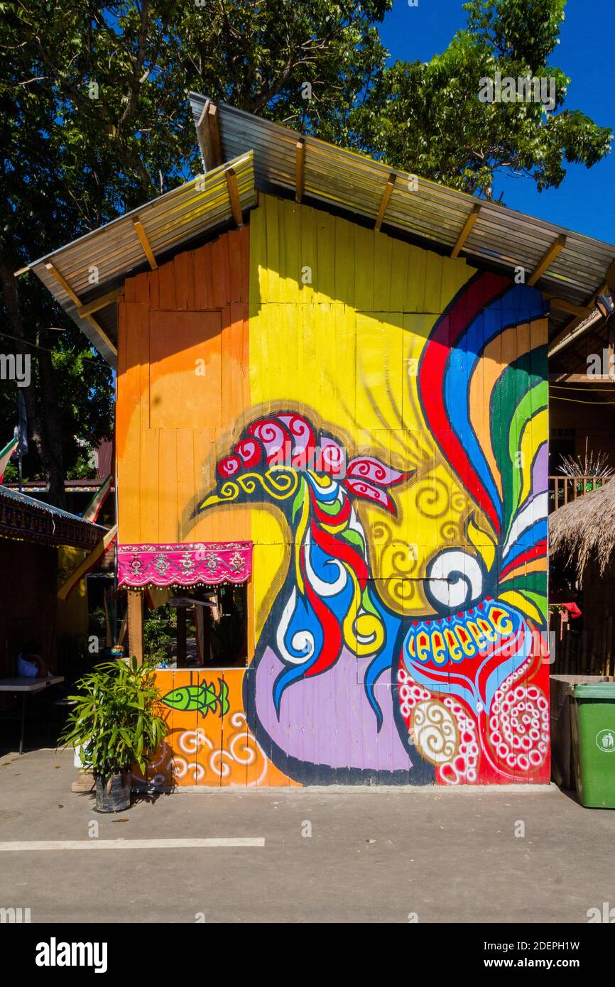 Œuvres d'art de Sarimanok au village de Maranao du Centre gouvernemental de Bangsamoro à Cotabato Banque D'Images