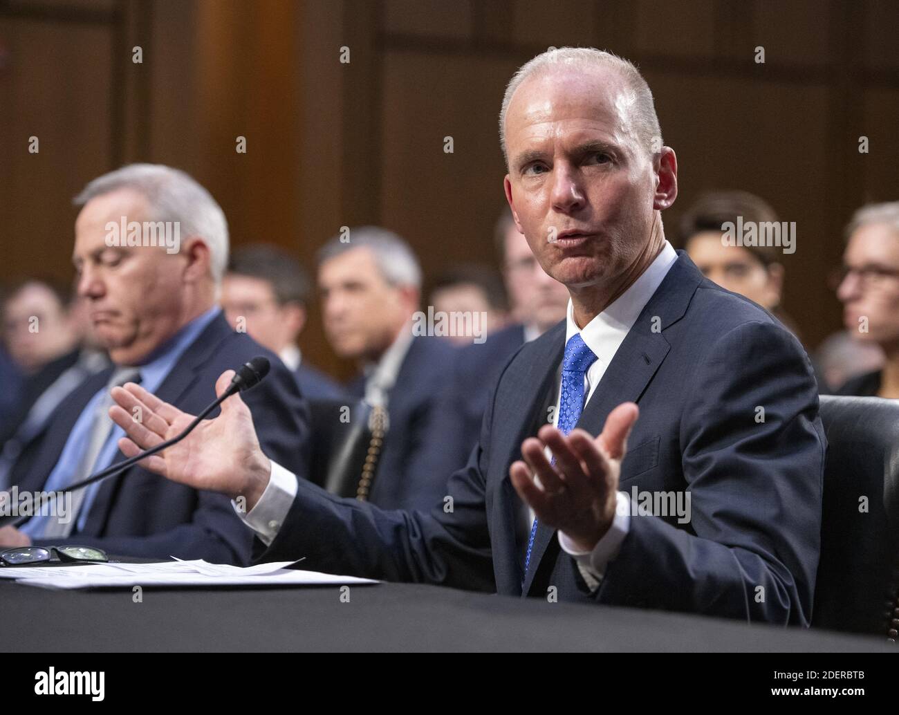 Dennis Muilenburg, président et chef de la direction, la compagnie Boeing témoigne devant le Sénat américain Commerce, Science, et transport sur «la sécurité aérienne et l'avenir de Boeingâs 737 MAX» sur Capitol Hill à Washington, DC, le mardi 29 octobre 2019. Photo de Ron Sachs/CNP/ABACAPRESS.COM Banque D'Images